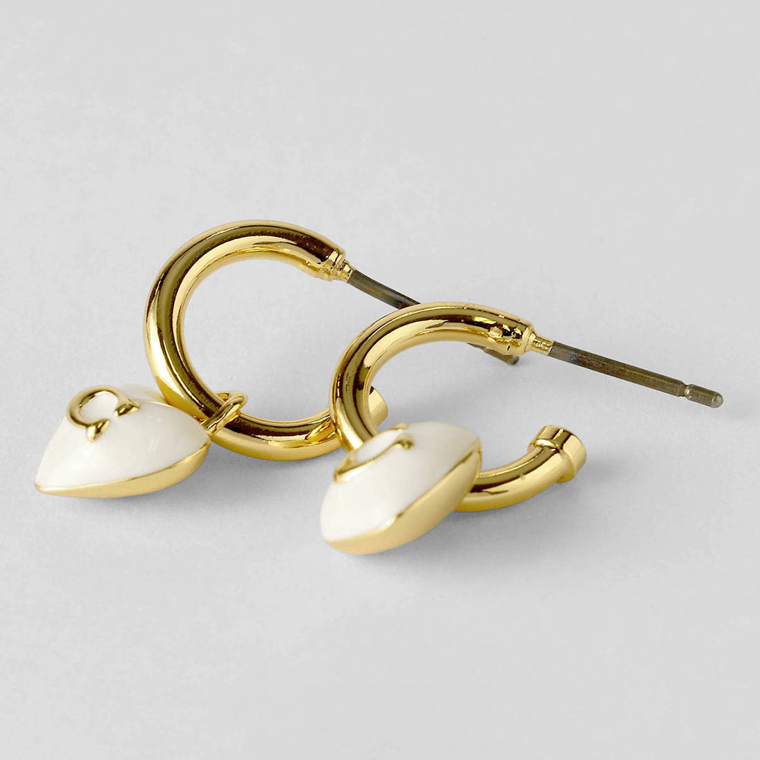 コーチ COACH ピアス シグネチャー ハート ハギーピアス 551688 GLD100 (ホワイト/ゴールド) ホワイト/ゴールド