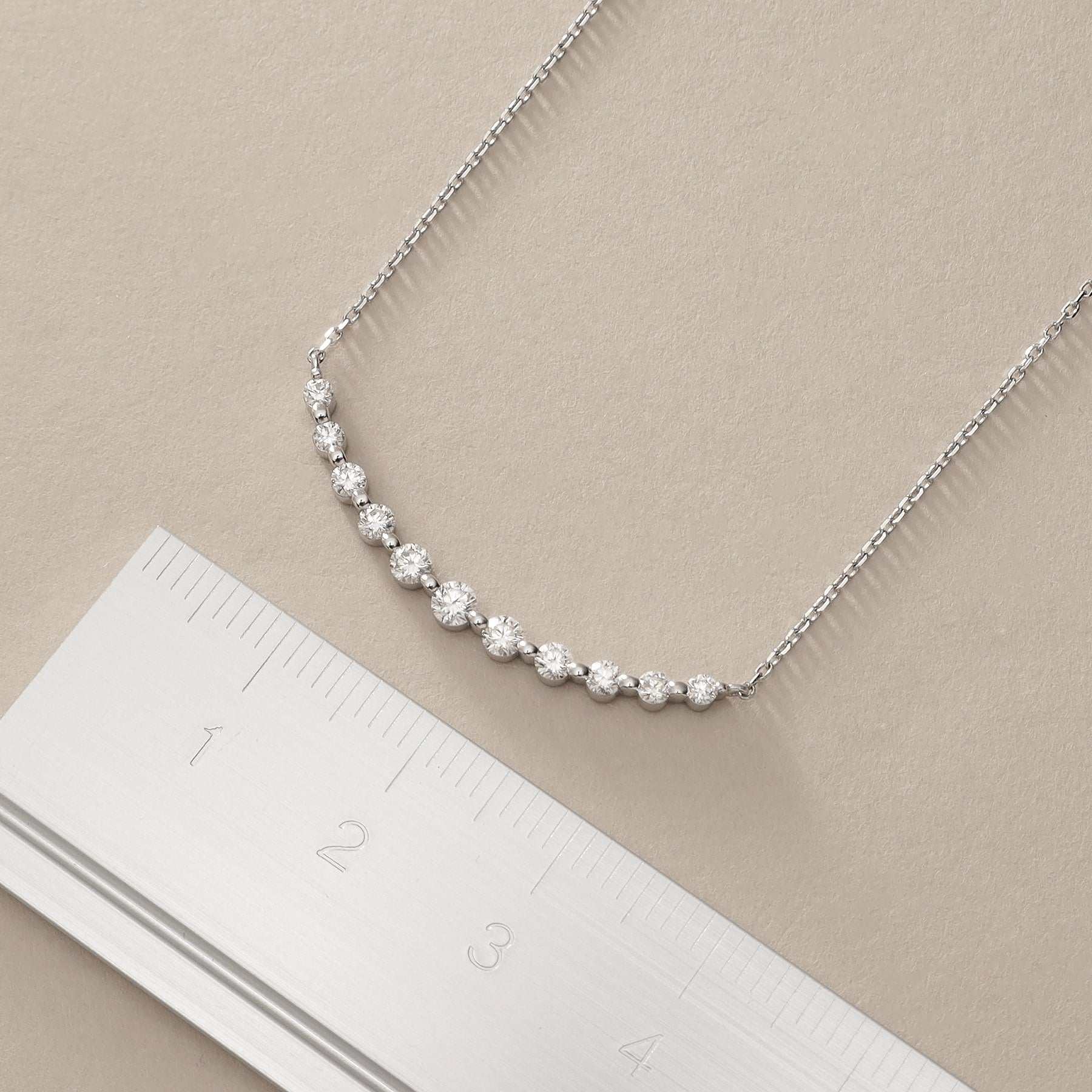 ココシュニック COCOSHNIK プラチナ ダイヤモンド グラデーション11石 ネックレス (プラチナ(904)) プラチナ(904)