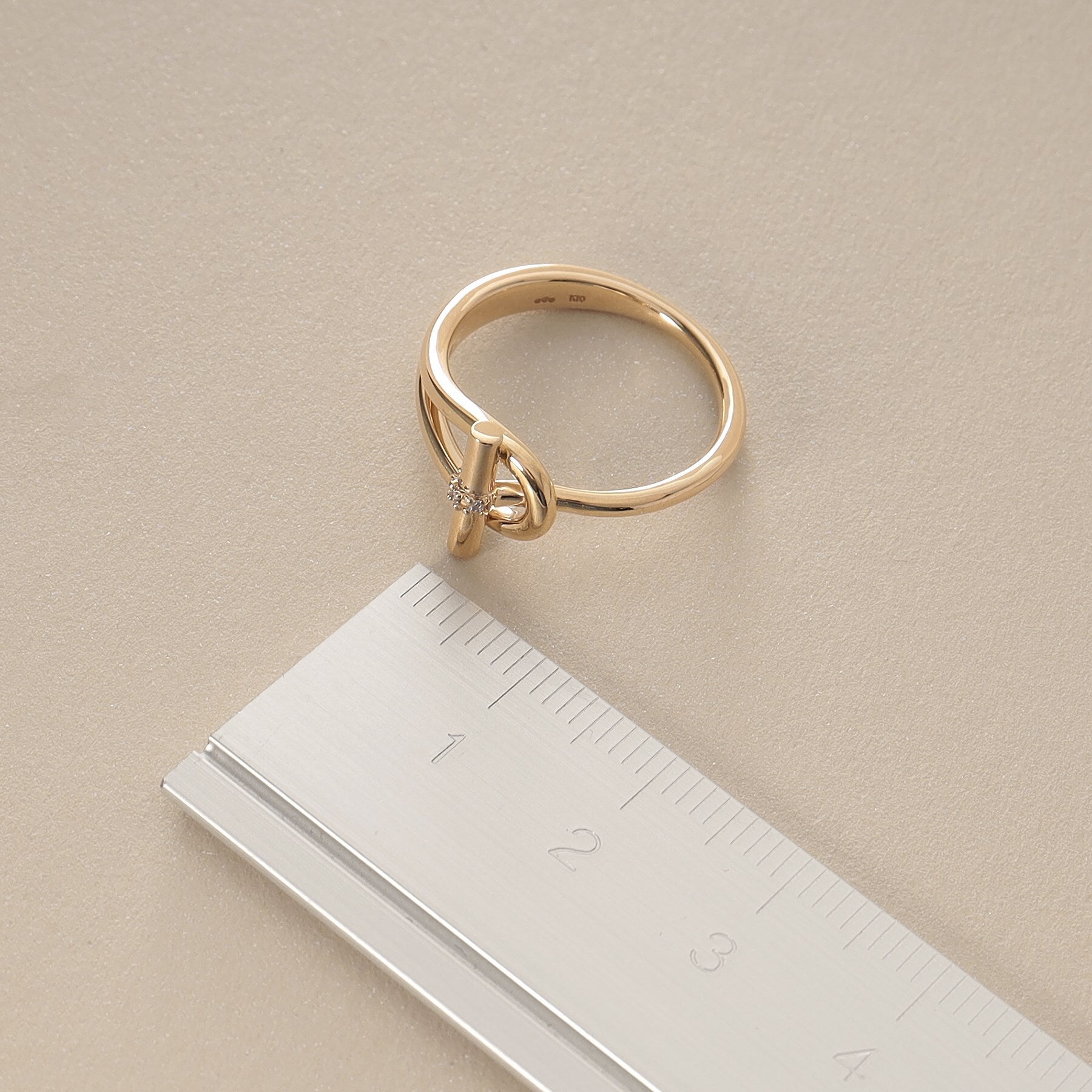 ココシュニック COCOSHNIK K10ダイヤモンド マンテルモチーフ リング (イエローゴールド(104)) イエローゴールド(104)