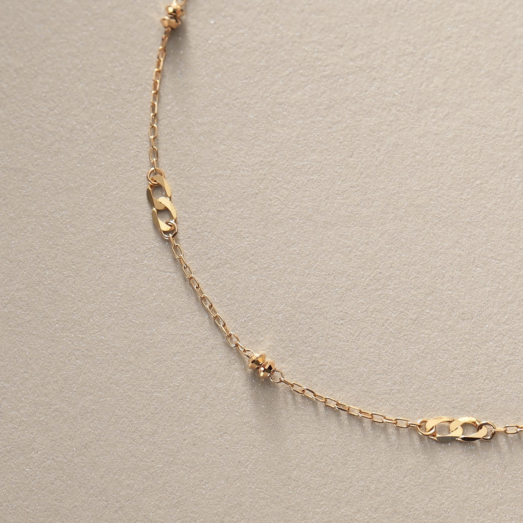 ココシュニック COCOSHNIK K18フラットキヘイ×カットビーズ ブレスレット (イエローゴールド(100)) イエローゴールド(100)