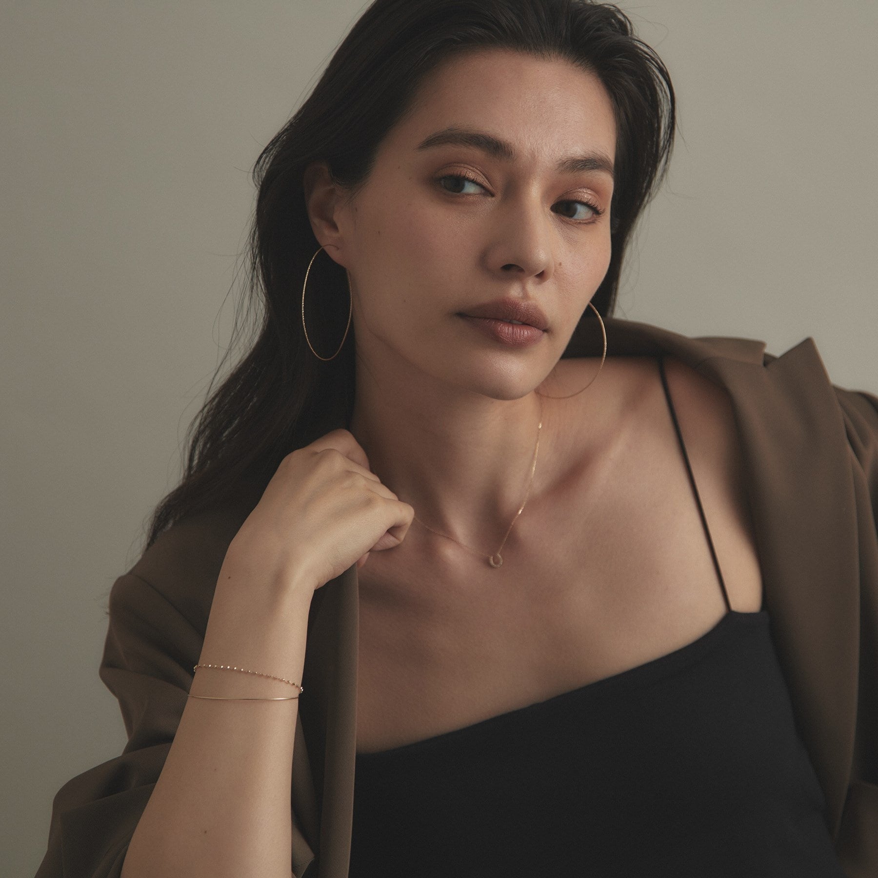 ココシュニック COCOSHNIK ダイヤモンド 馬蹄モチーフ ネックレス (イエローゴールド) ゴールド