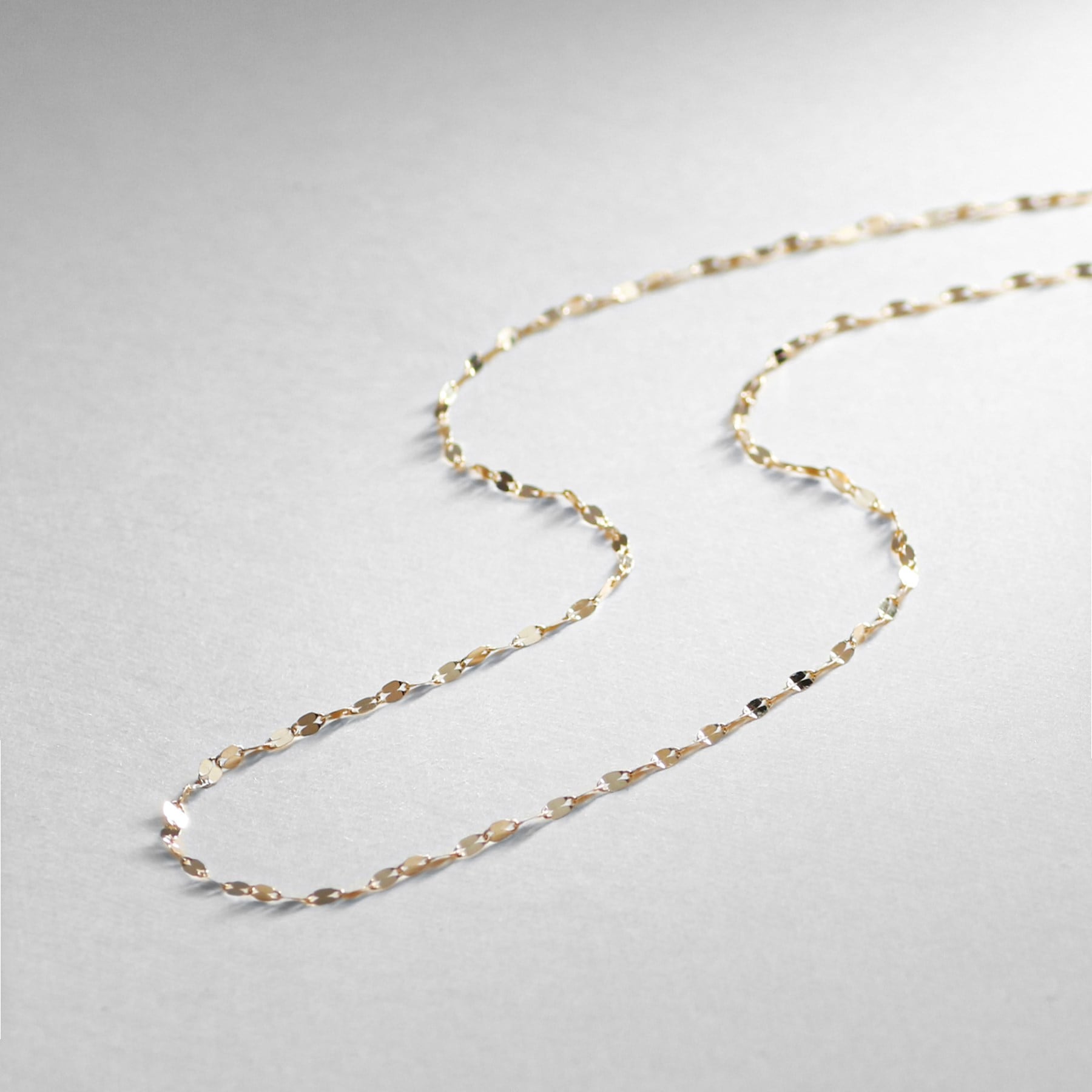 ココシュニック COCOSHNIK フラワークロス ネックレス (イエローゴールド) イエローゴールド(100)