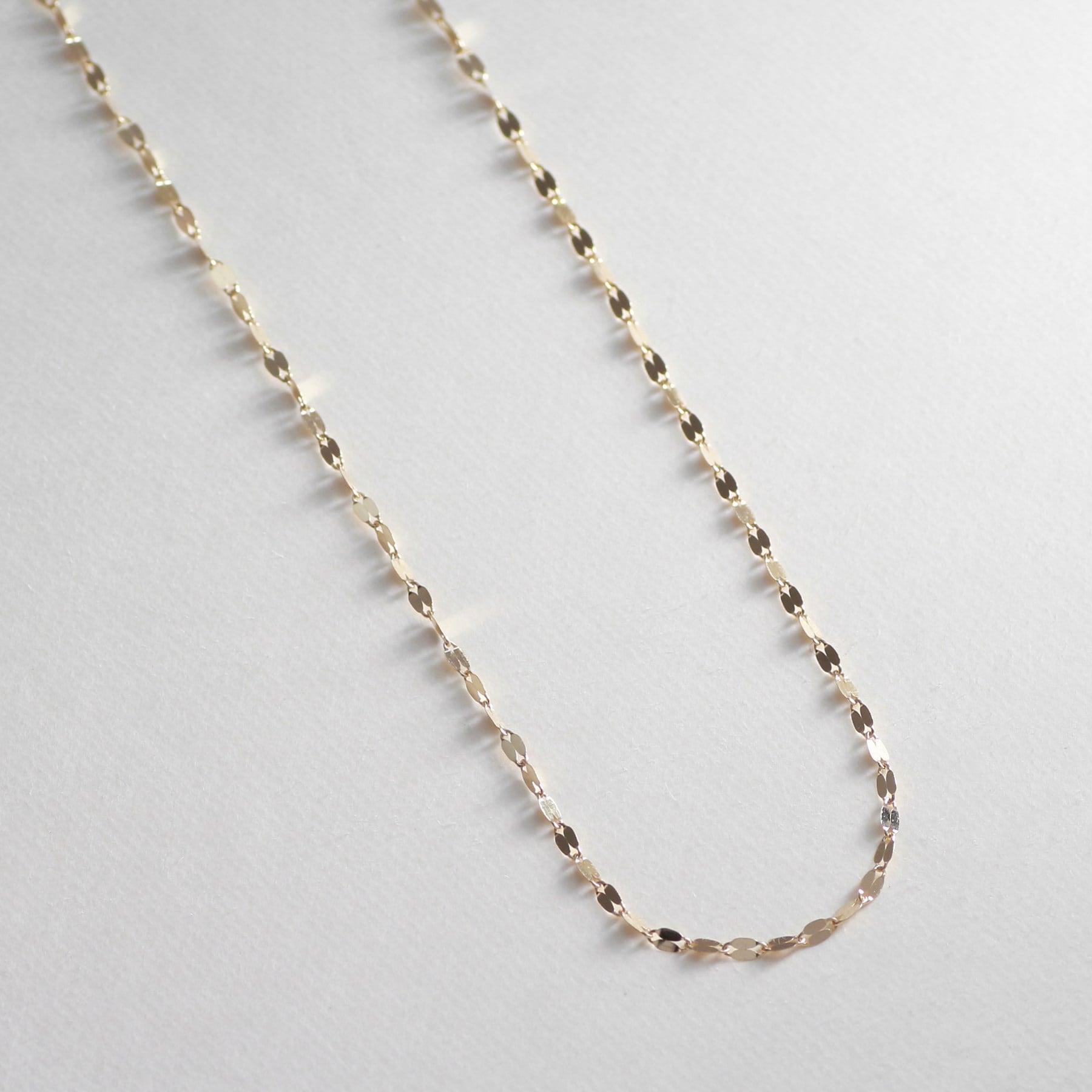 ココシュニック COCOSHNIK フラワークロス ネックレス (イエローゴールド) イエローゴールド(100)