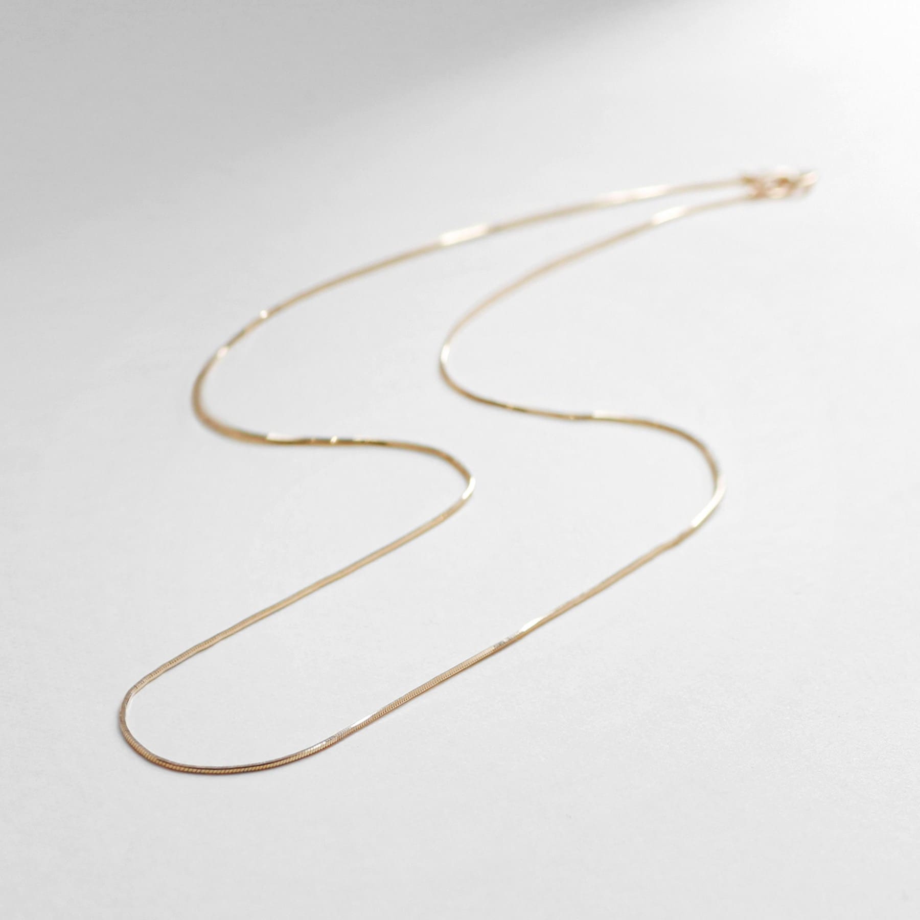 ココシュニック COCOSHNIK コンパクトチェーン ネックレス (イエローゴールド) イエローゴールド(100)