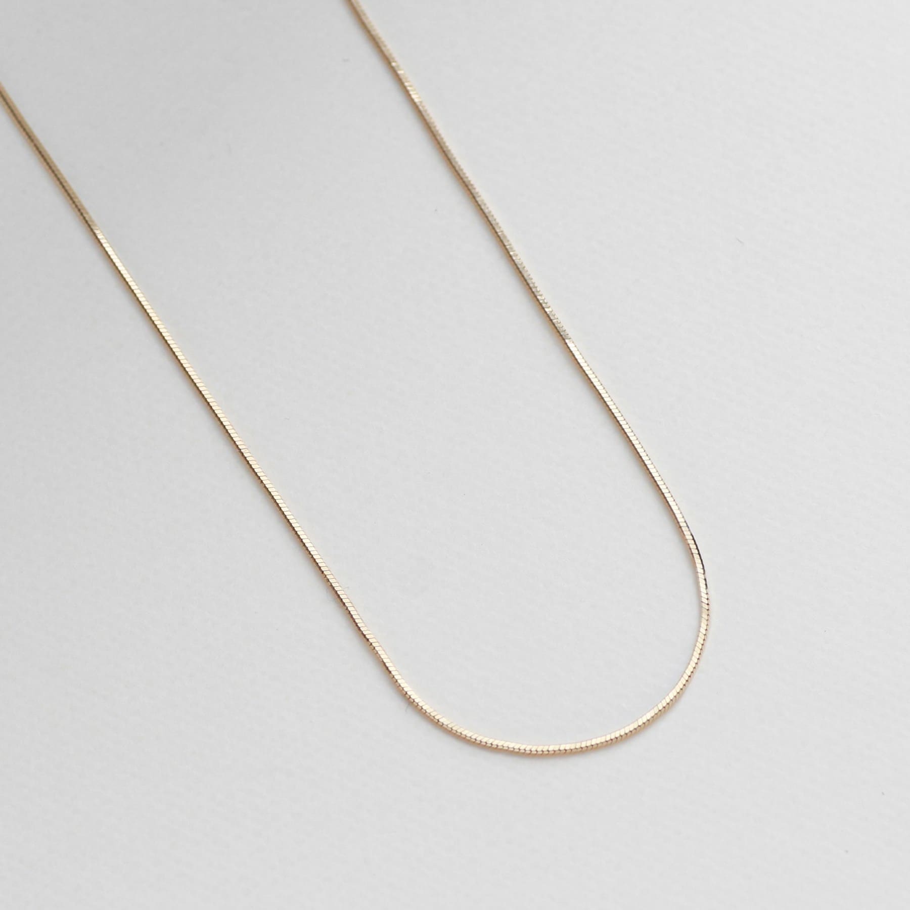 ココシュニック COCOSHNIK コンパクトチェーン ネックレス (イエローゴールド) イエローゴールド(100)