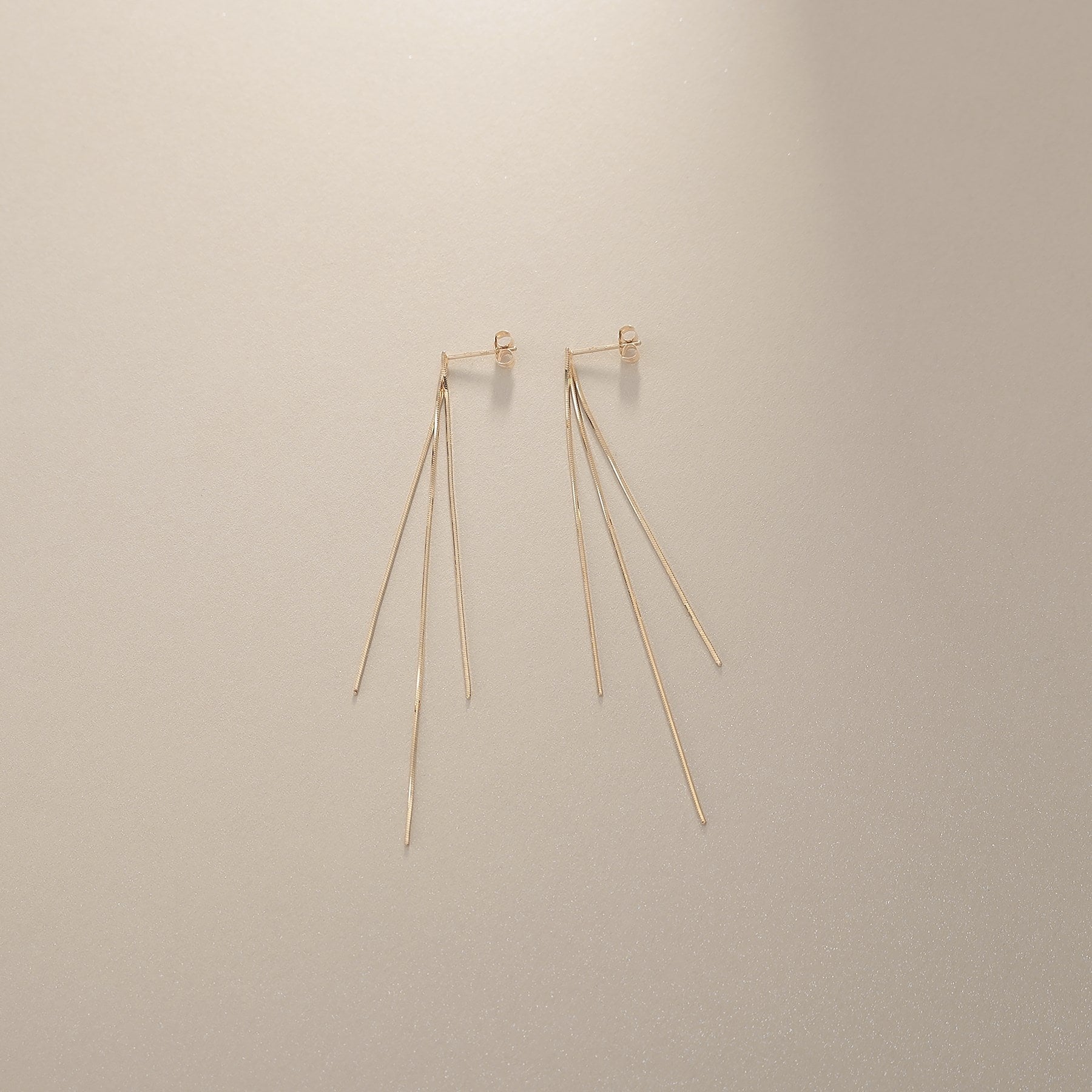 ココシュニック COCOSHNIK K10コンパクトチェーン フリンジ スタッドピアス イエローゴールド(100)