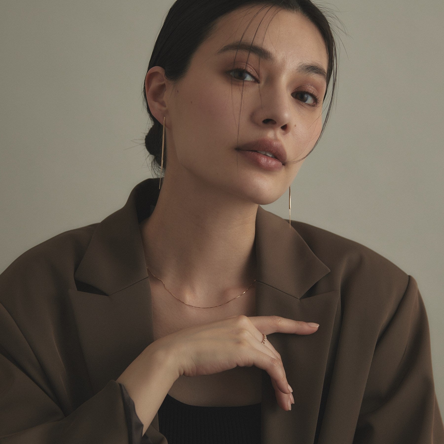 ココシュニック COCOSHNIK K10コンパクトチェーン フリンジ スタッドピアス イエローゴールド(100)