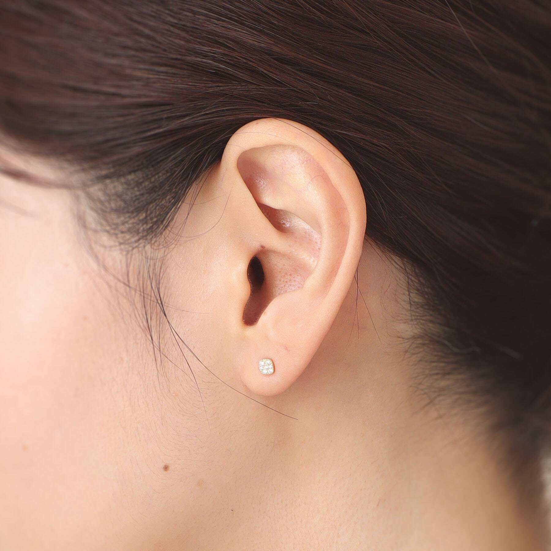 ココシュニック COCOSHNIK K18ダイヤモンド ランダムパヴェ スクエア スタッドピアス (イエローゴールド) イエローゴールド(104)