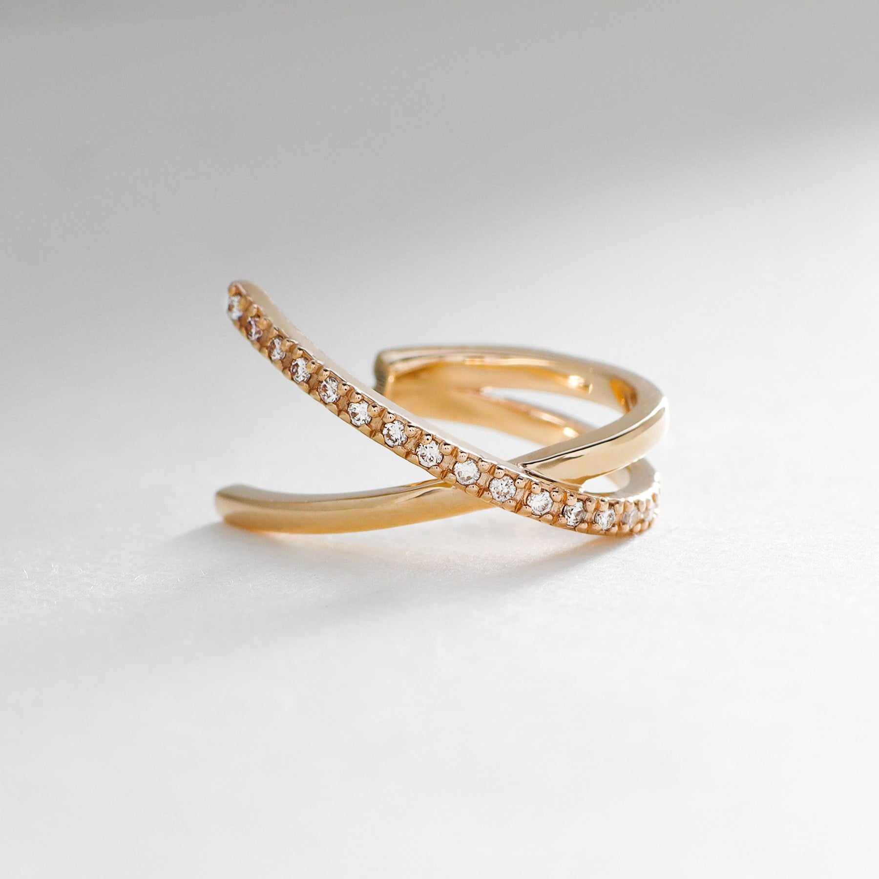 ココシュニック COCOSHNIK K10ダイヤモンド アーチクロス イヤーカフ(片耳用) イエローゴールド(104)