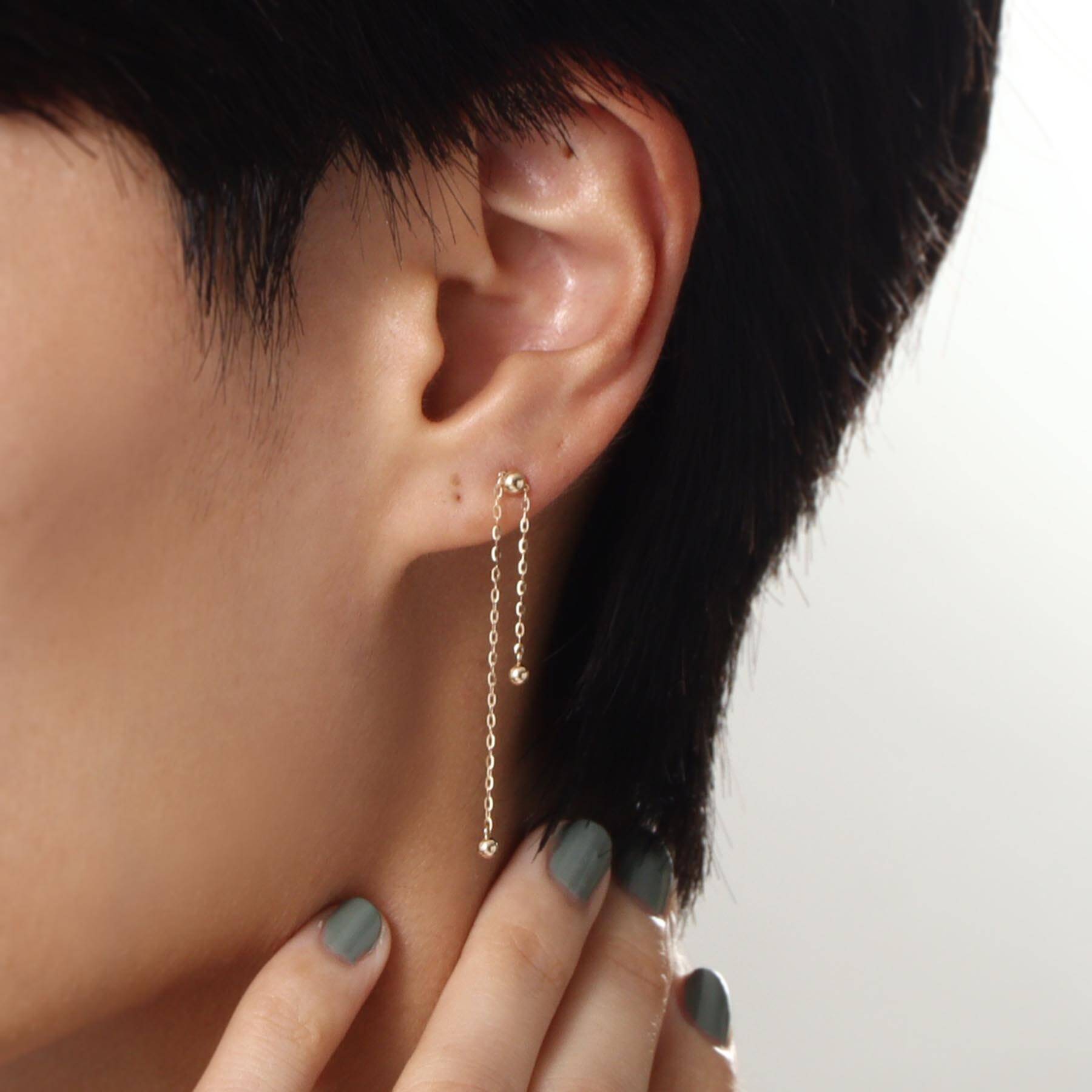 ココシュニック COCOSHNIK 中空ボールスライドチェーン スタッドピアス