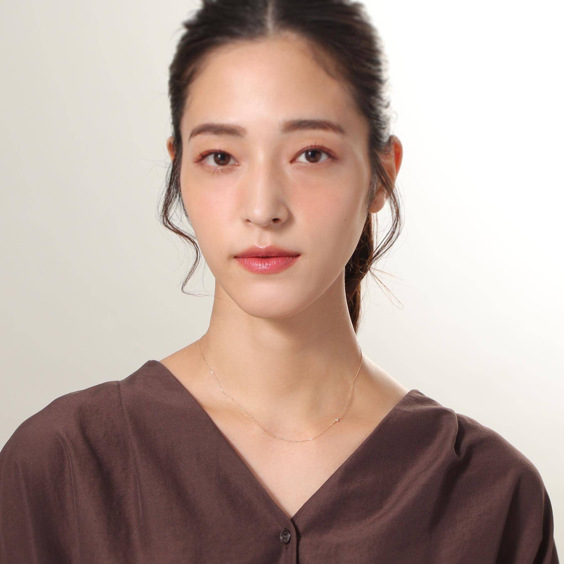 ココシュニック COCOSHNIK K10ダイヤモンド爪留め アシンメトリーネックレス イエローゴールド(104)