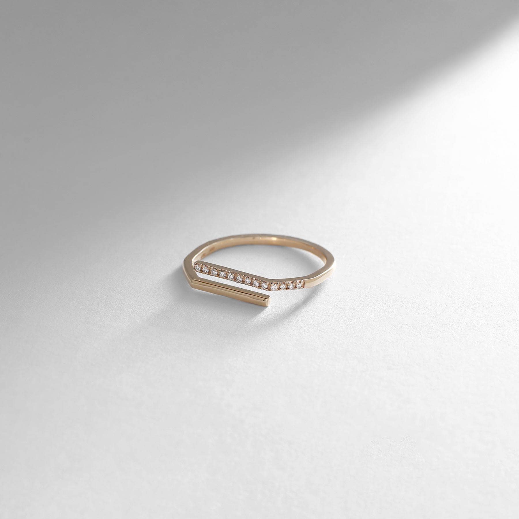 ココシュニック COCOSHNIK K10ダイヤモンド スリットオーバーラップ リング