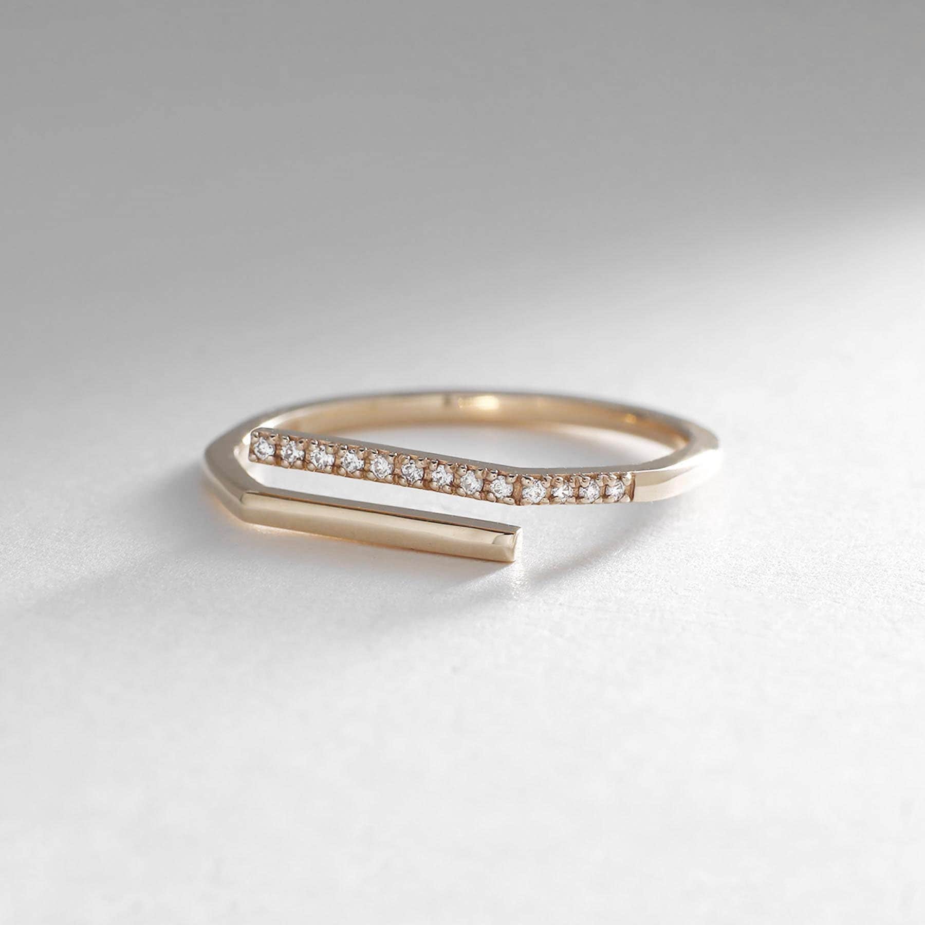 ココシュニック COCOSHNIK K10ダイヤモンド スリットオーバーラップ リング