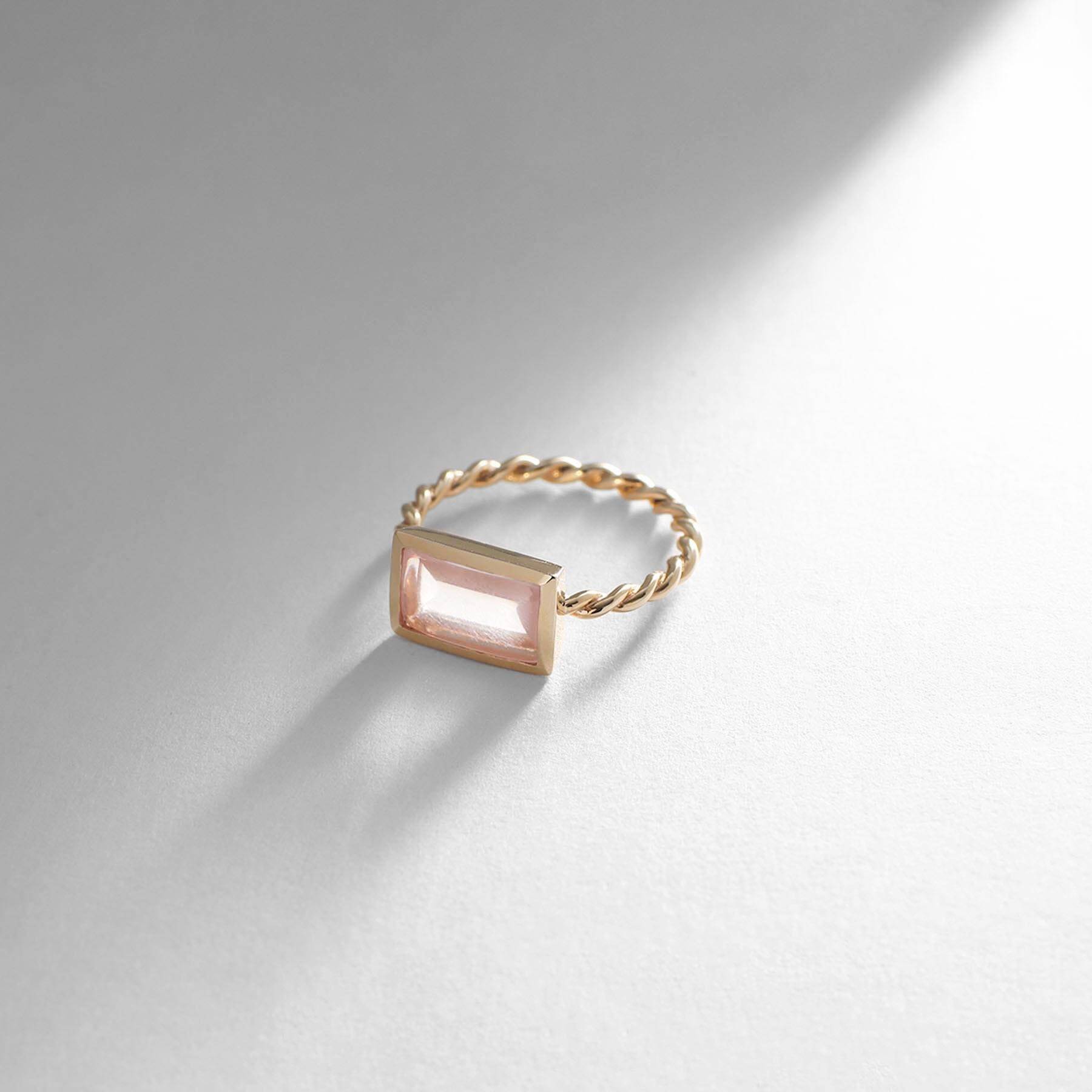 ココシュニック COCOSHNIK K10ローズクォーツ バフトップカット リング イエローゴールド(117)