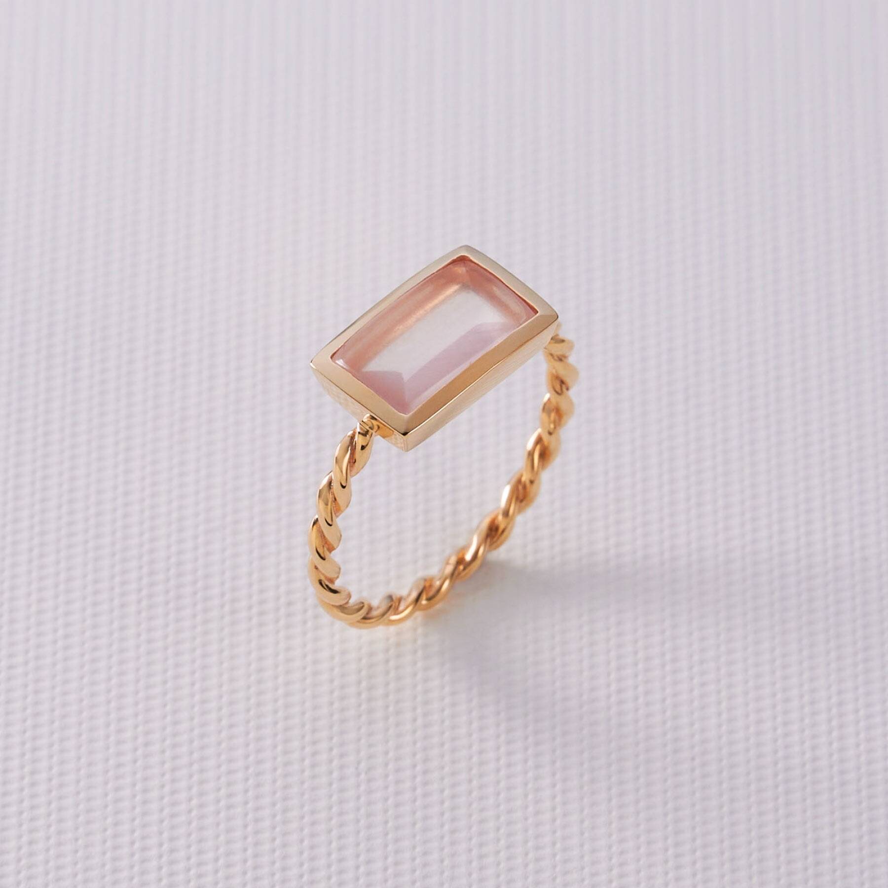 ココシュニック COCOSHNIK K10ローズクォーツ バフトップカット リング イエローゴールド(117)