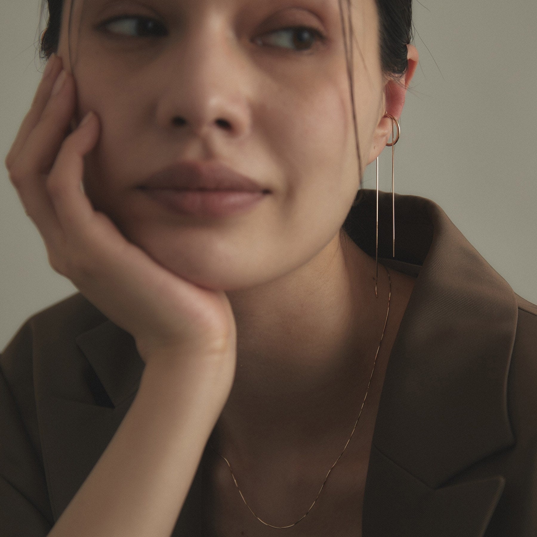 ココシュニック COCOSHNIK K10コンパクトチェーン前後 イヤーカフ(片耳用) イエローゴールド(100)