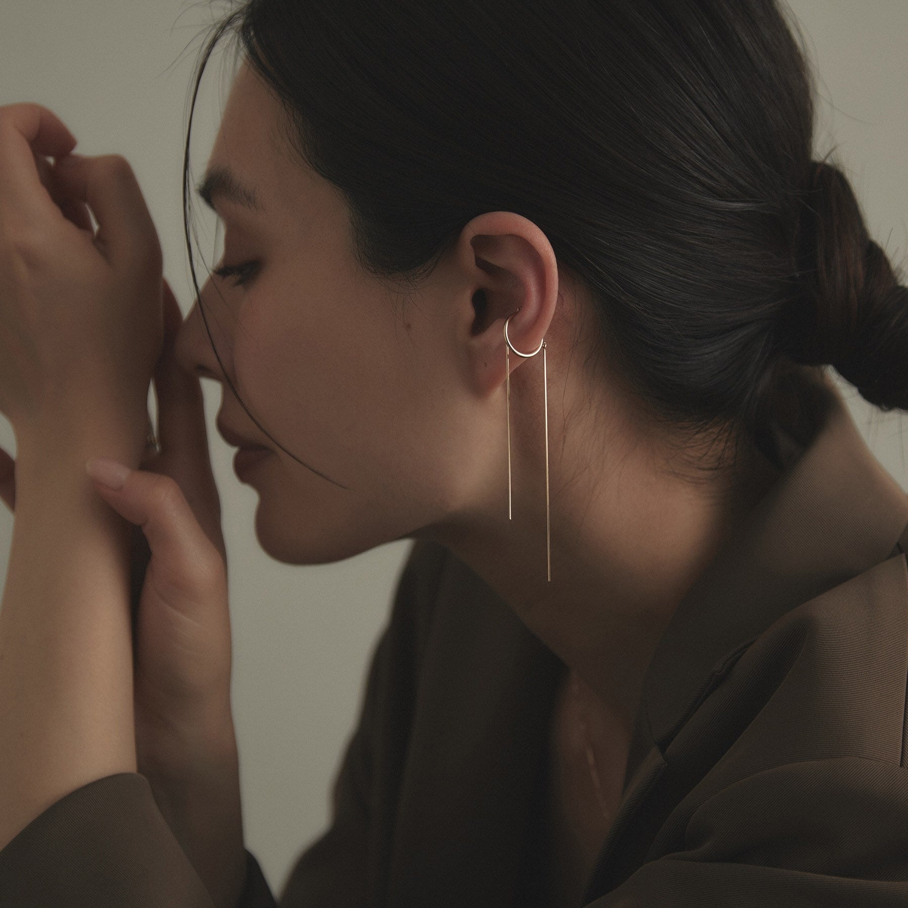 ココシュニック COCOSHNIK K10コンパクトチェーン前後 イヤーカフ(片耳用) イエローゴールド(100)