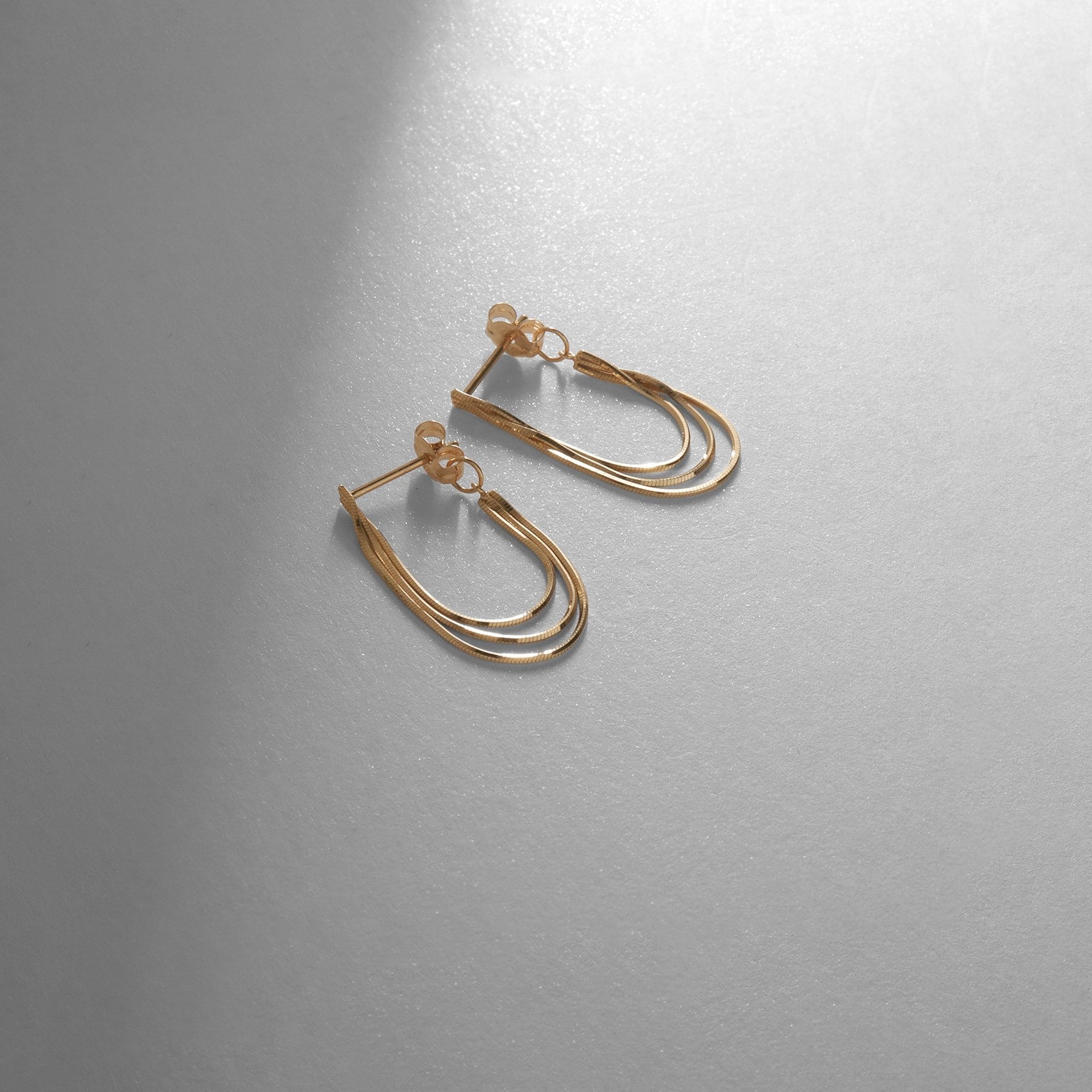 ココシュニック COCOSHNIK K10コンパクト3連チェーン フープピアス クリスタル/透明(100)