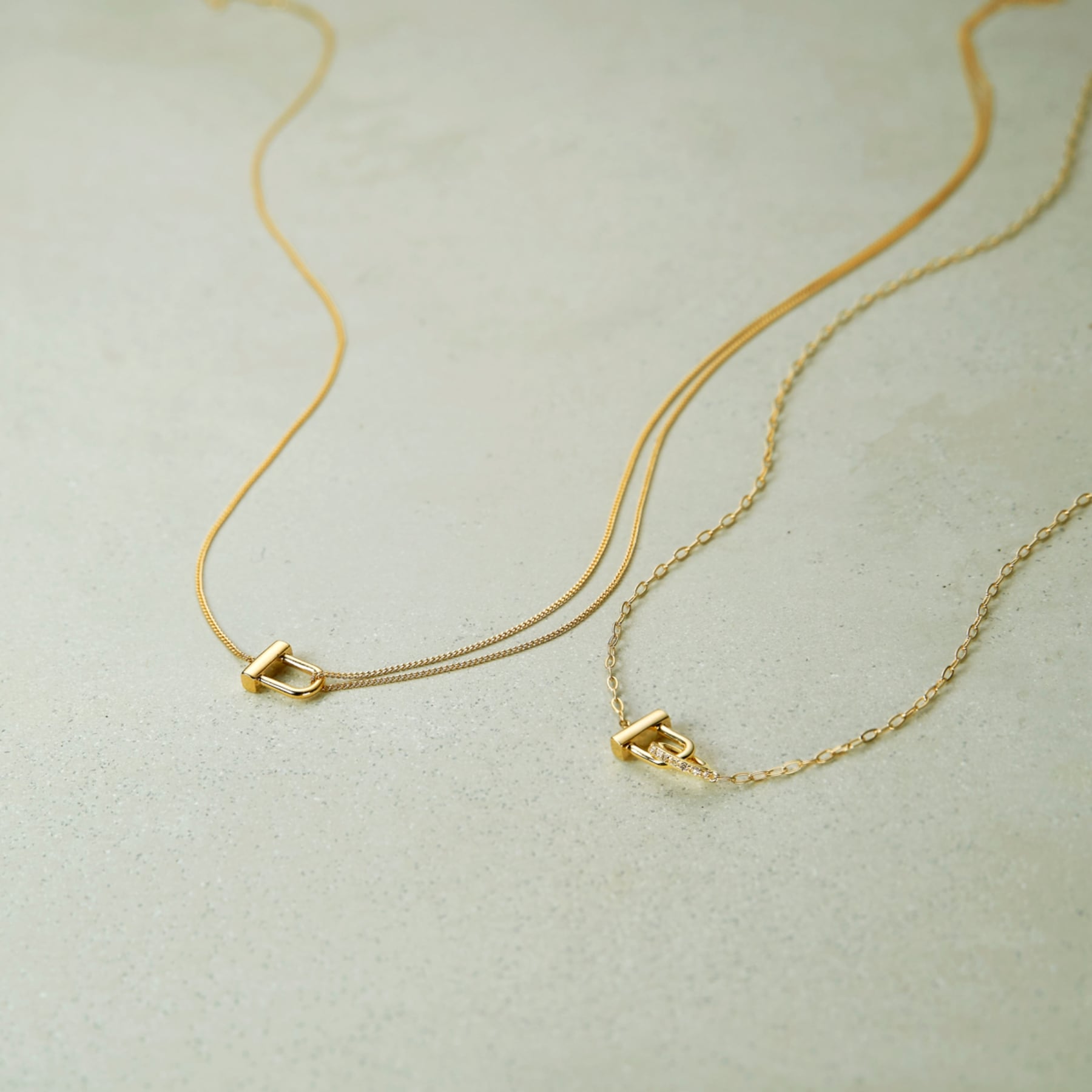 ココシュニック COCOSHNIK K10ダイヤモンド ロックモチーフ ネックレス (イエローゴールド(104)) イエローゴールド(104)