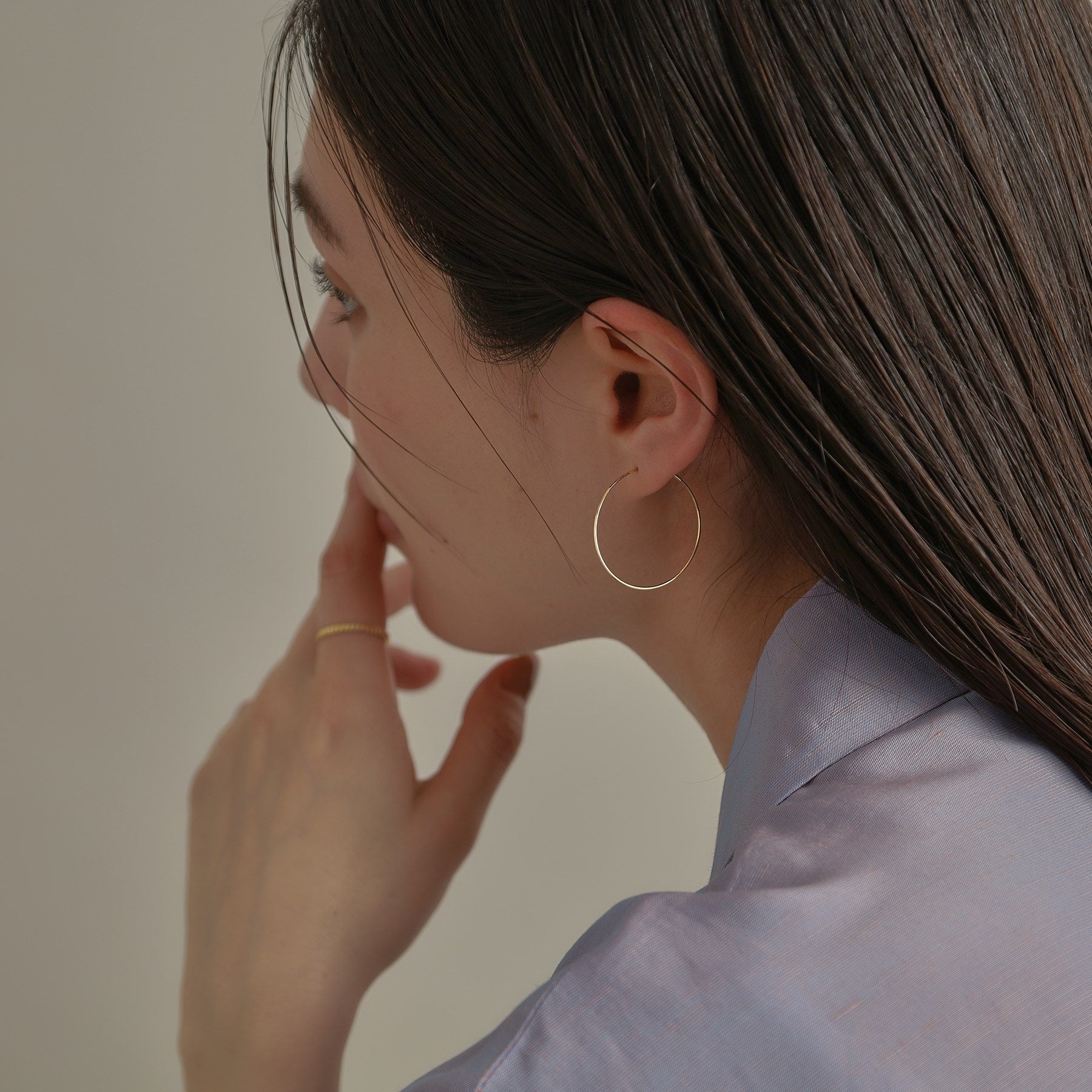 ココシュニック COCOSHNIK K18オメガチェーン フープピアス中 (イエローゴールド(100)) イエローゴールド(100)