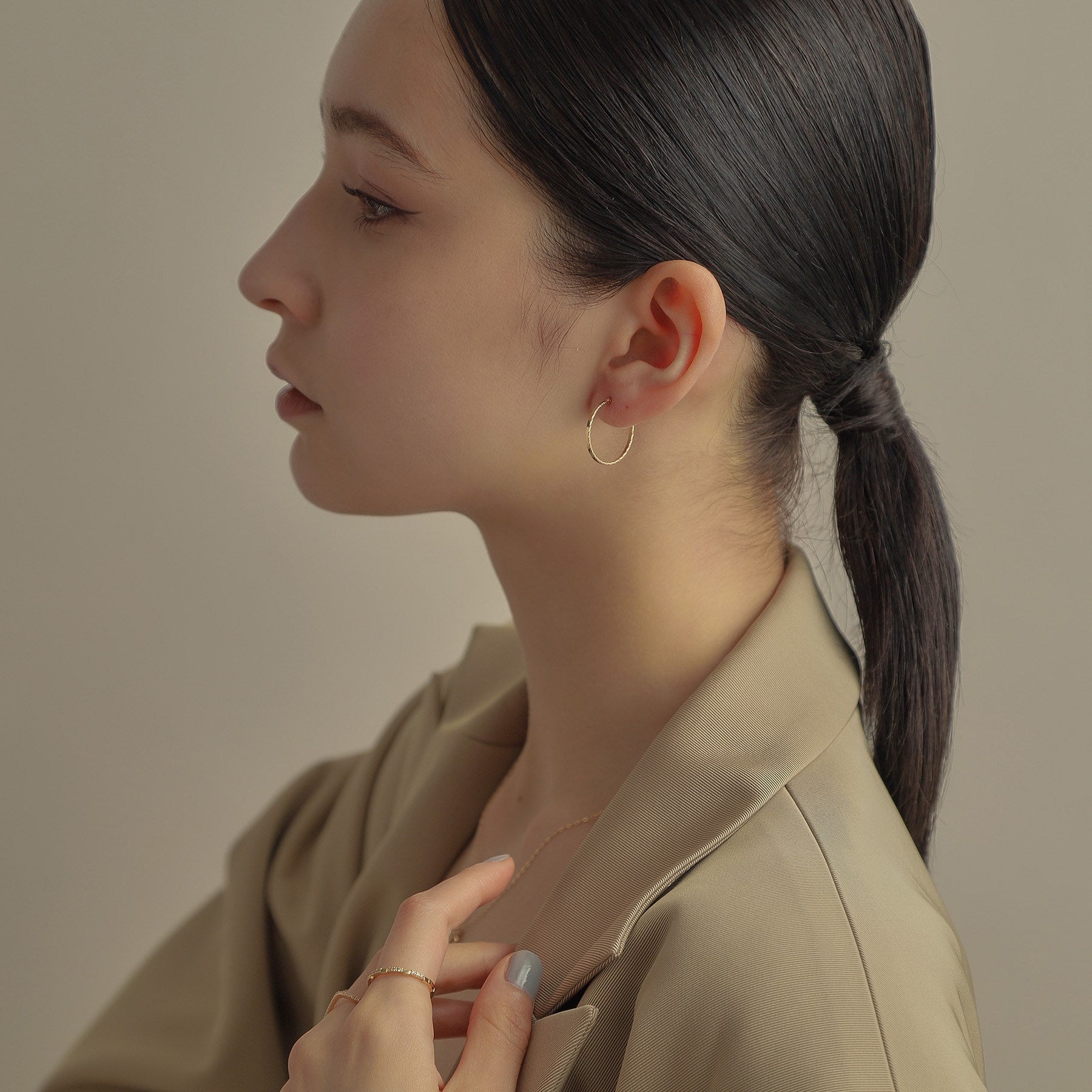 ココシュニック COCOSHNIK K10サイドカット フープピアス小 (イエローゴールド(100)) イエローゴールド(100)