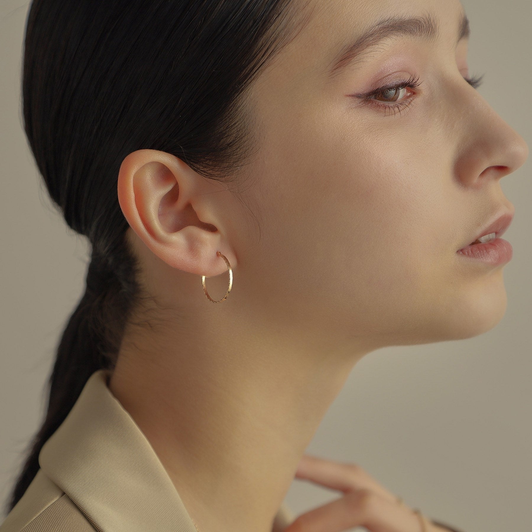 ココシュニック COCOSHNIK K10サイドカット フープピアス小 (イエローゴールド(100)) イエローゴールド(100)