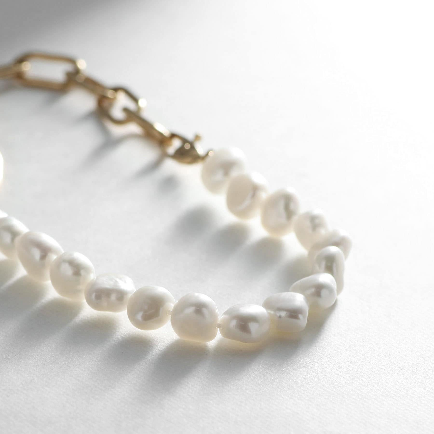 COCOSHNIK ONKITSCH COCOSHNIK ONKITSCH 銀色 巴洛克珍珠 鏈混合 手環L GP