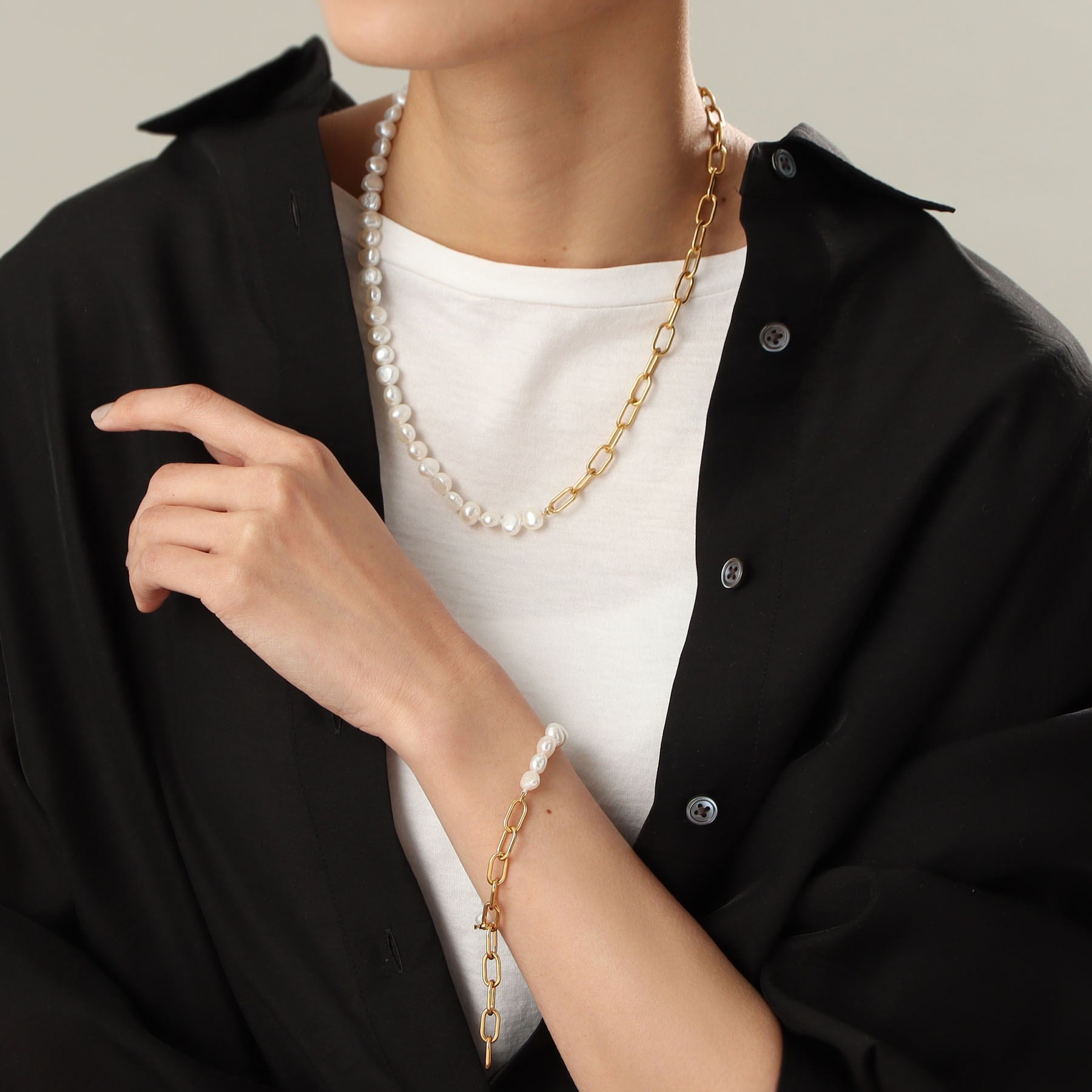 COCOSHNIK ONKITSCH COCOSHNIK ONKITSCH 銀色 巴洛克珍珠 鏈混合 手環L GP