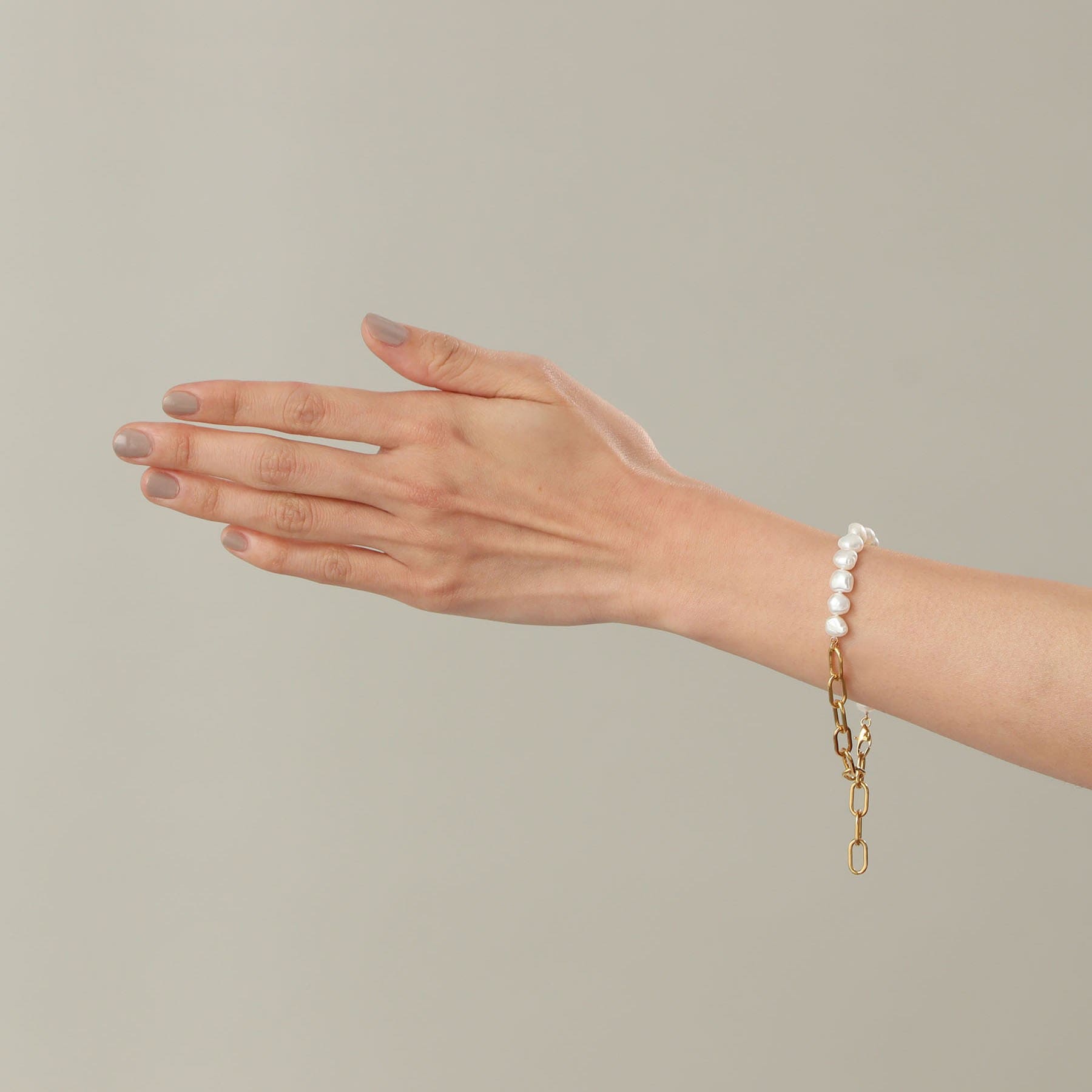 COCOSHNIK ONKITSCH COCOSHNIK ONKITSCH 銀色 巴洛克珍珠 鏈混合 手環L GP