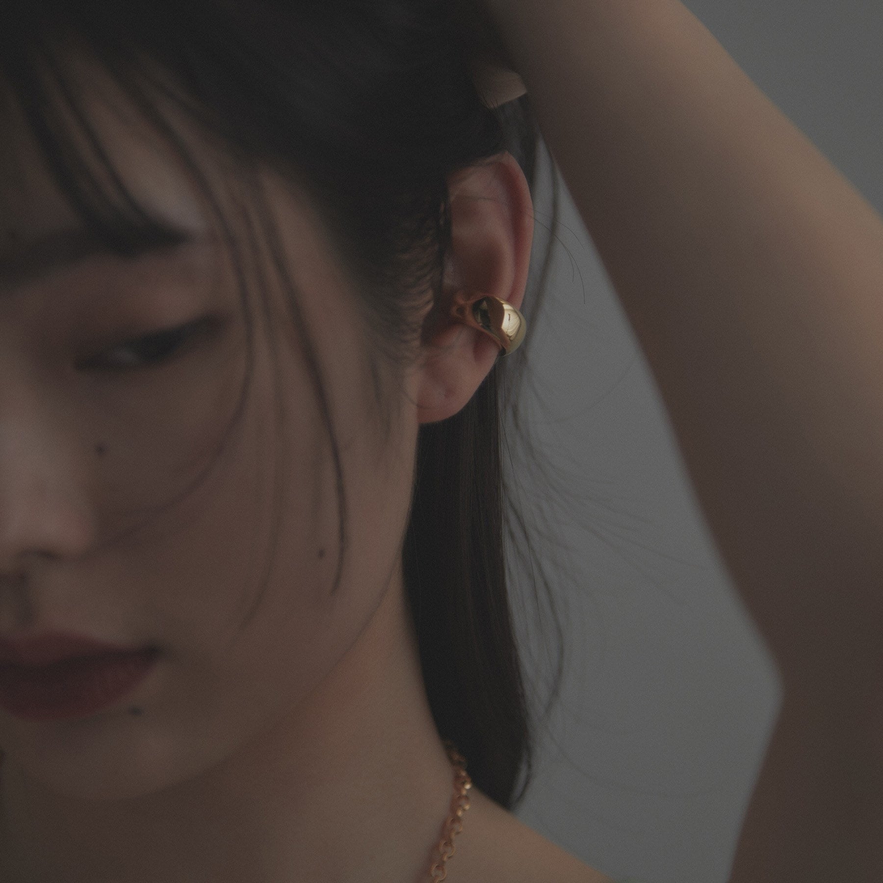 ココシュニック オンキッチュ COCOSHNIK ONKITSCH シルバー ホロウイヤーカフ ワイドフープ GP ゴールド(600)