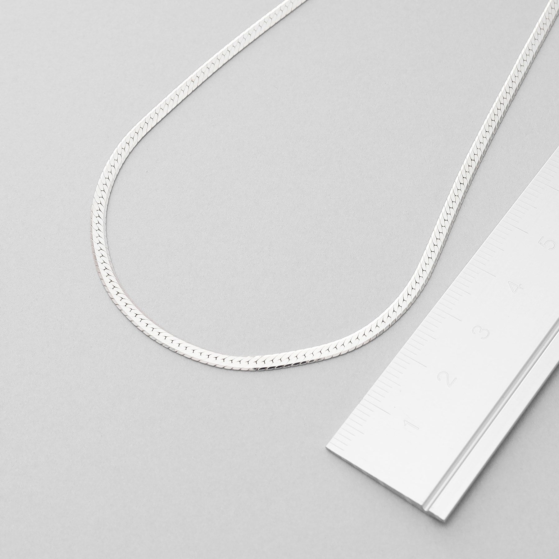 ココシュニック オンキッチュ COCOSHNIK ONKITSCH シルバー デザインチェーン フラットスネークネックレスM (シルバー(600)) シルバー(600)