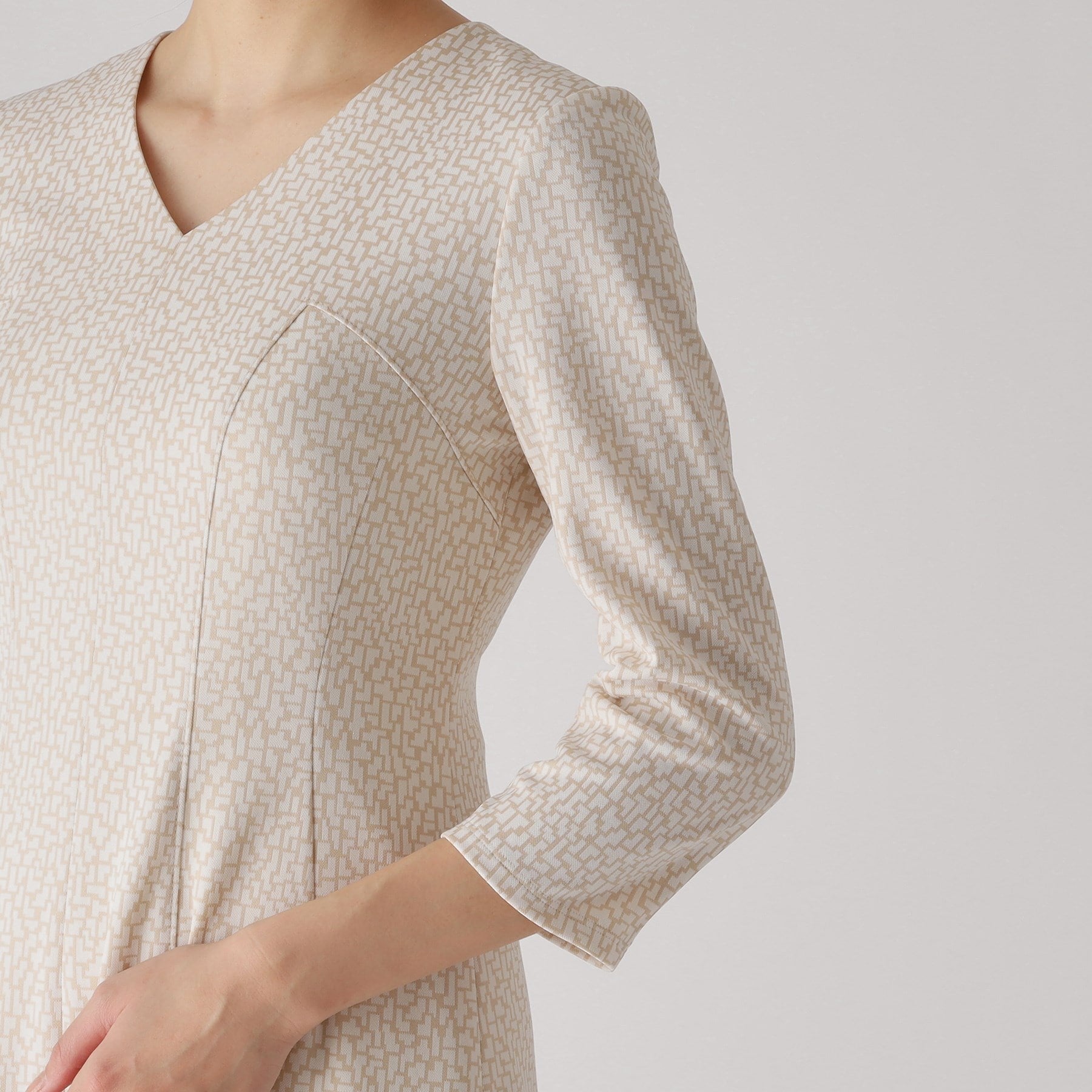 クードシャンス COUP DE CHANCE 【洗える/日本製/ジオメ柄】拘りの美シルエット!大人のフィット&フレアワンピース (グレージュ(450)) グレージュ(450)