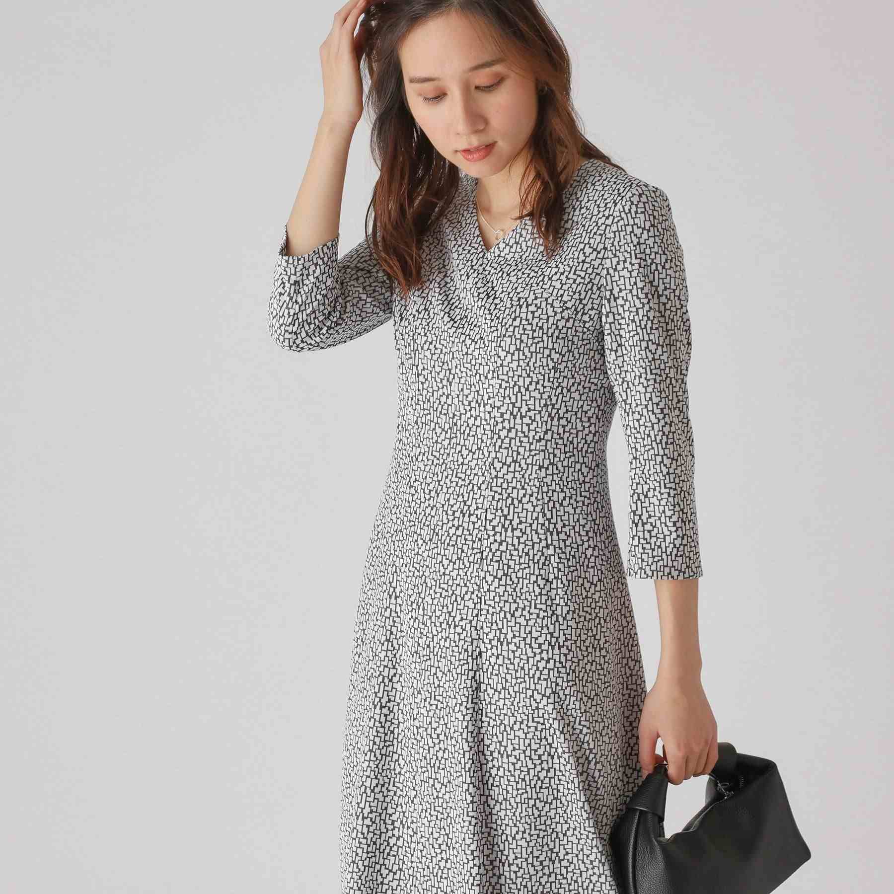 クードシャンス COUP DE CHANCE 【洗える/日本製/ジオメ柄】拘りの美シルエット!大人のフィット&フレアワンピース (チャコールグレー(414)) チャコールグレー(414)