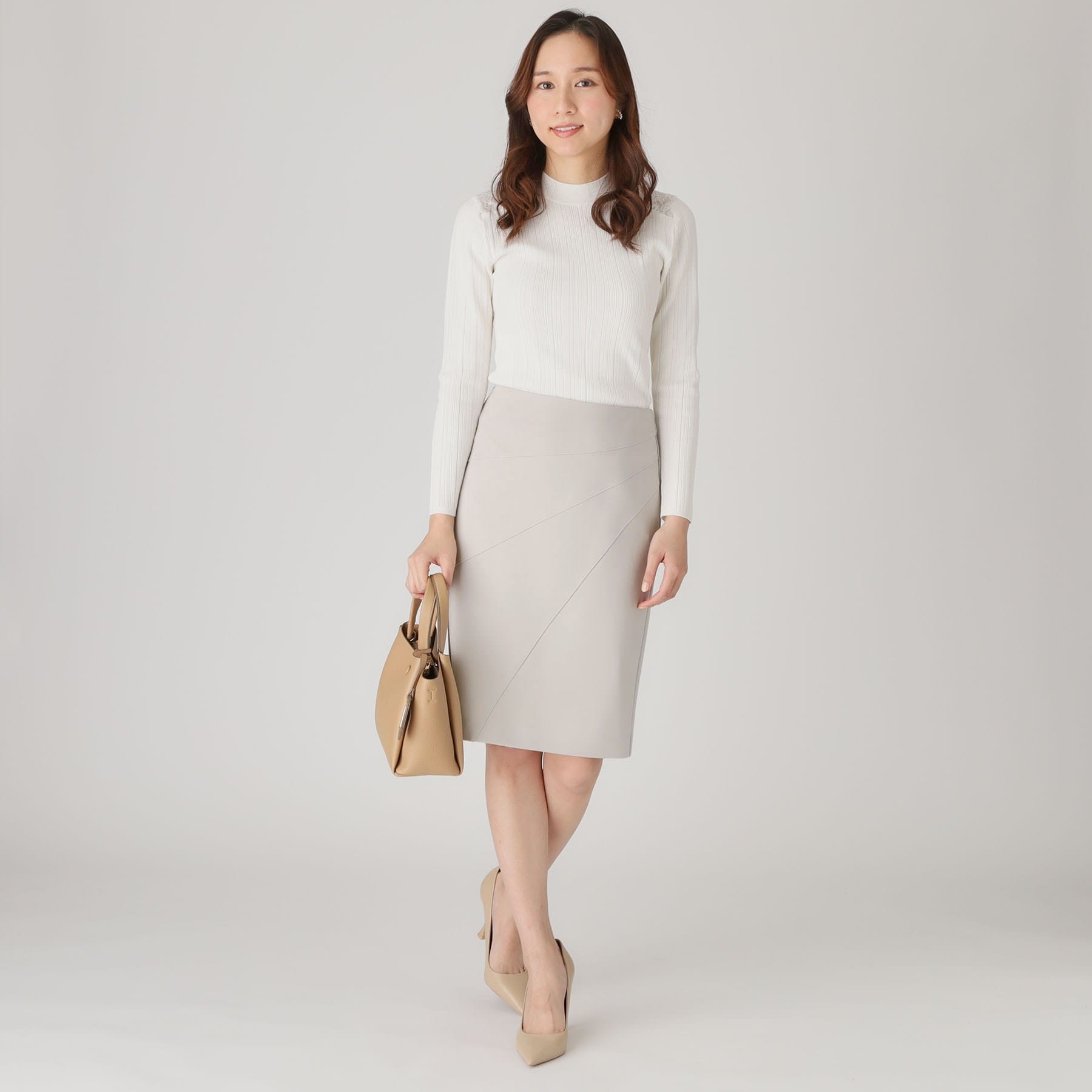 COUP DE CHANCE COUP DE CHANCE 【Washable】 Delicate lace creates a feminine look in this knit top.