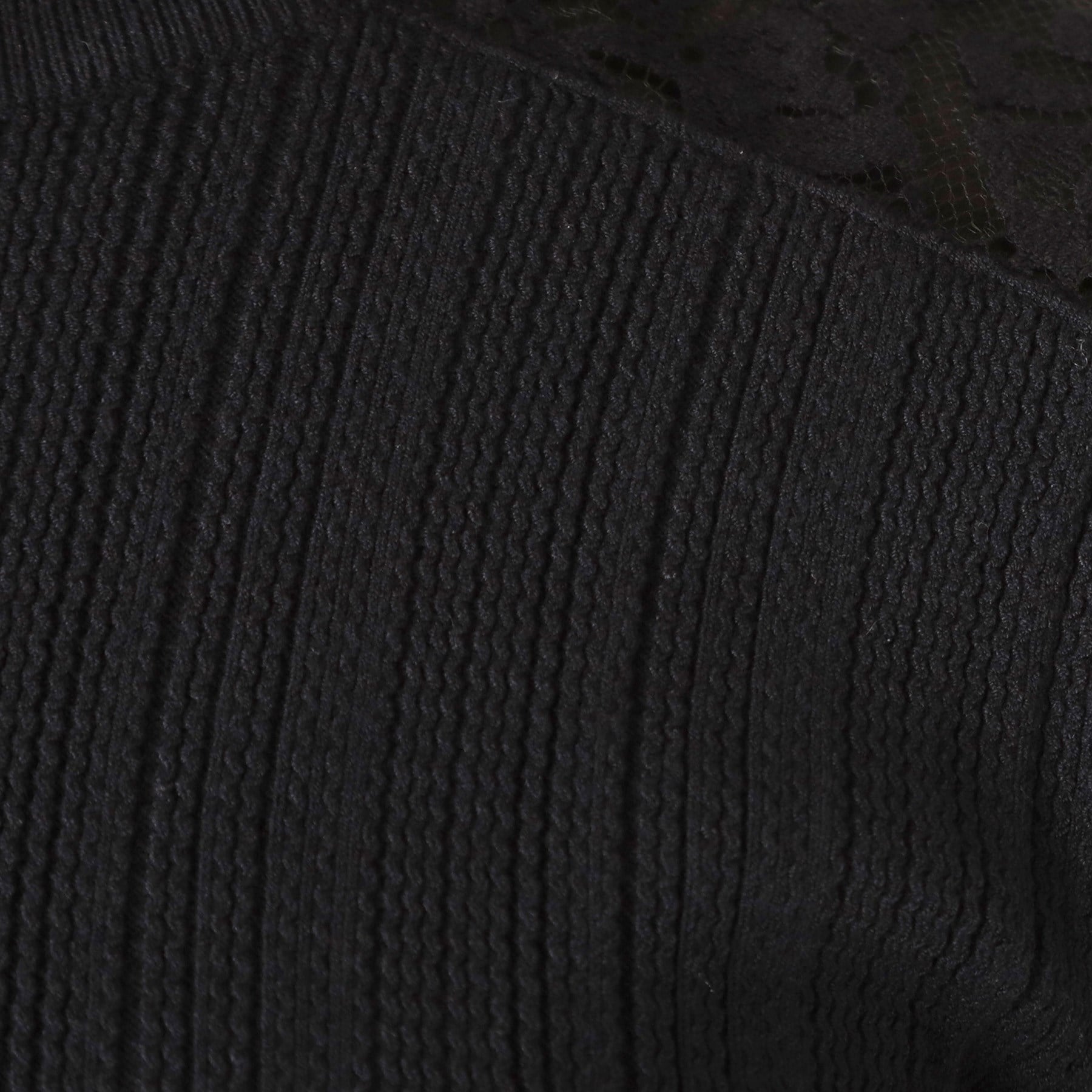 COUP DE CHANCE COUP DE CHANCE 【Washable】 Delicate lace creates a feminine look in this knit top.