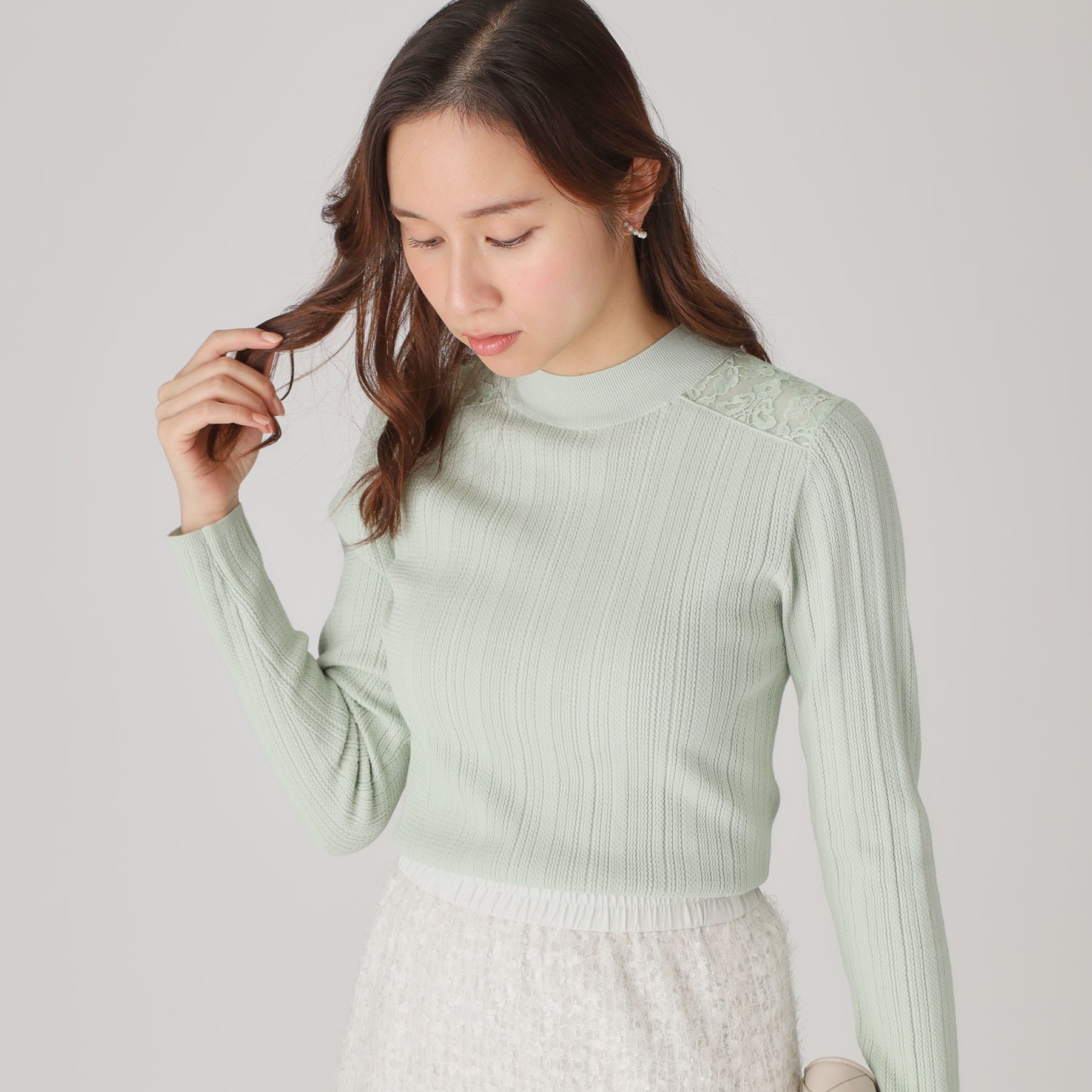 COUP DE CHANCE COUP DE CHANCE 【Washable】 Delicate lace creates a feminine look in this knit top.