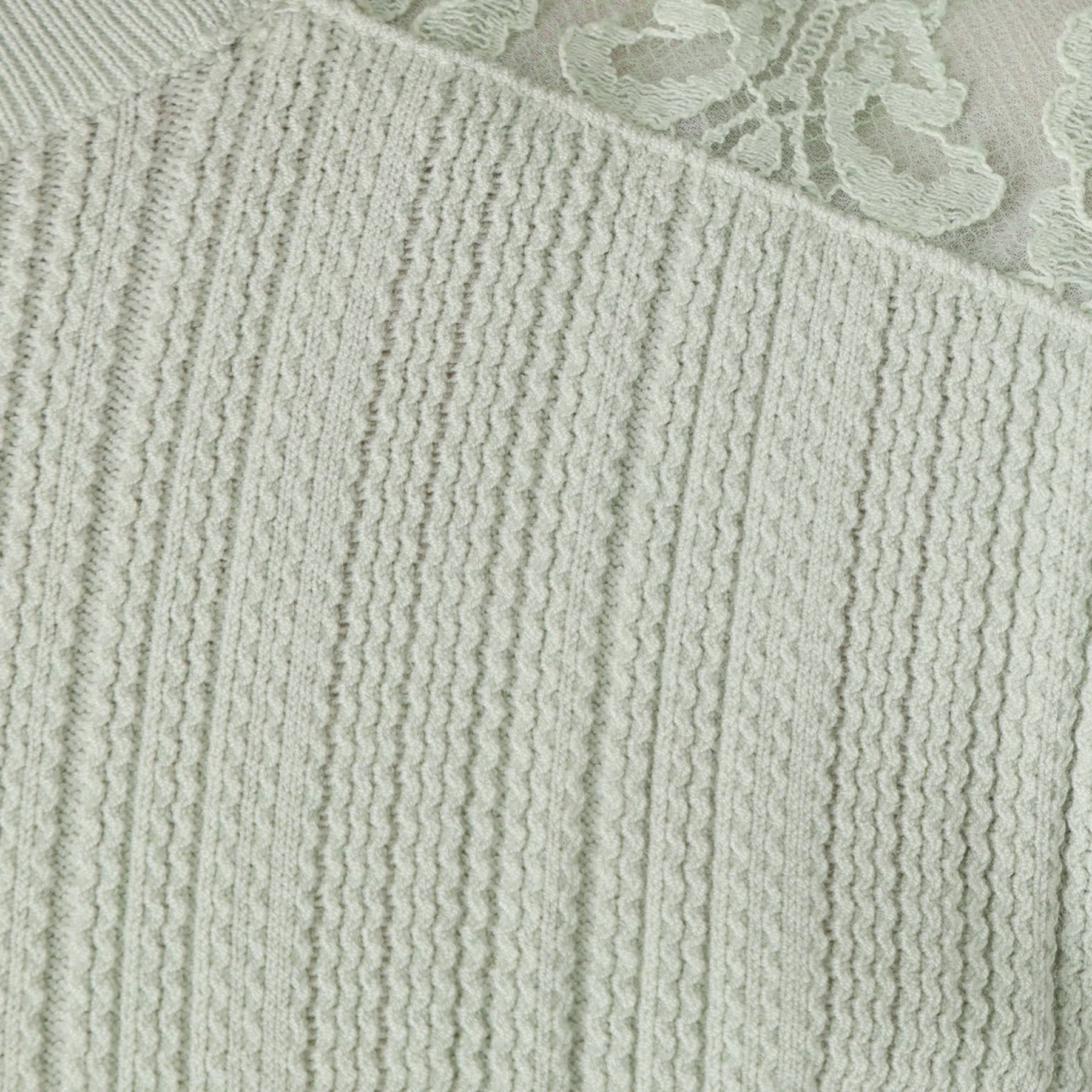 COUP DE CHANCE COUP DE CHANCE 【Washable】 Delicate lace creates a feminine look in this knit top.
