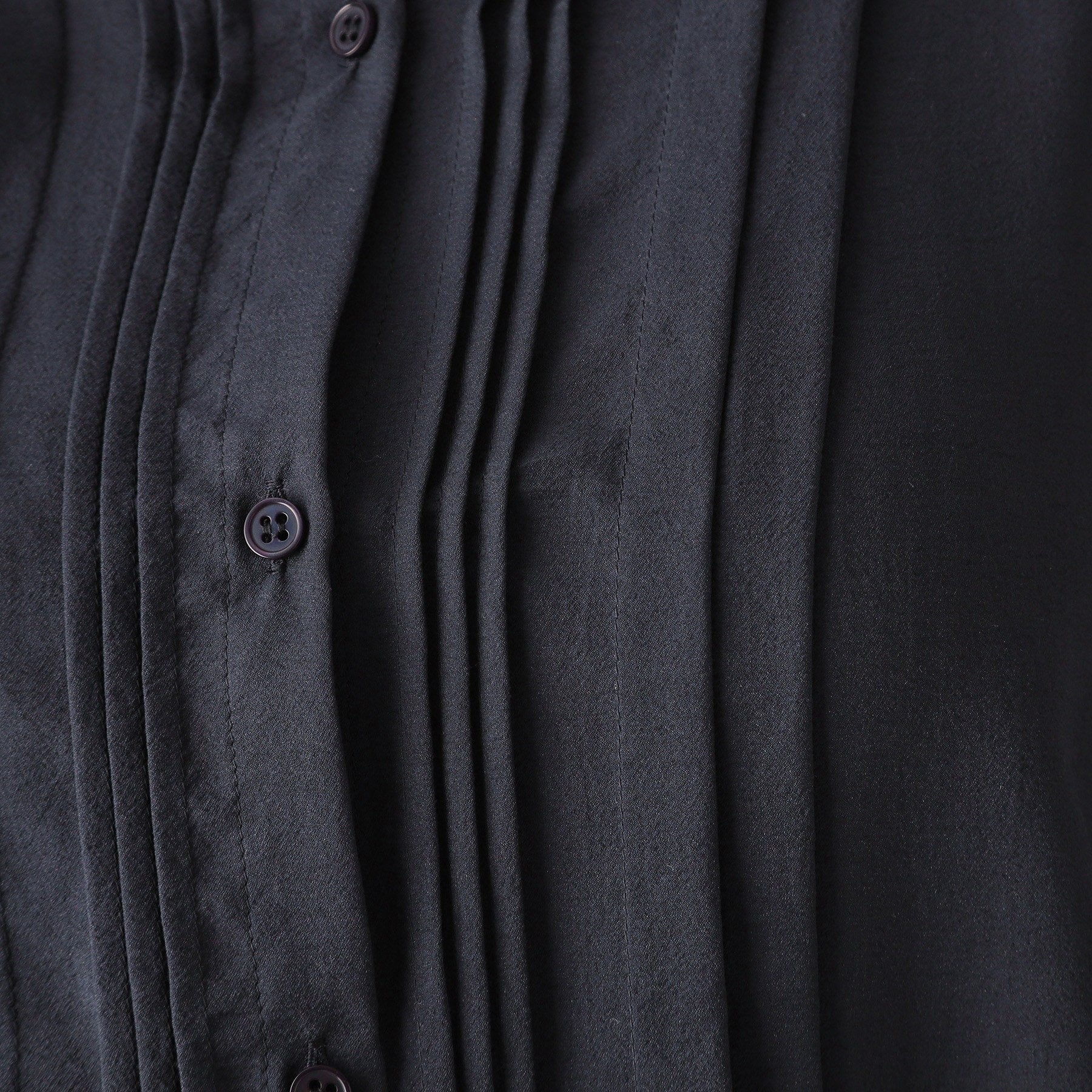 クードシャンス COUP DE CHANCE 【洗える/シアー素材】タックデザインブラウス (ネイビー(094)) ネイビー(094)