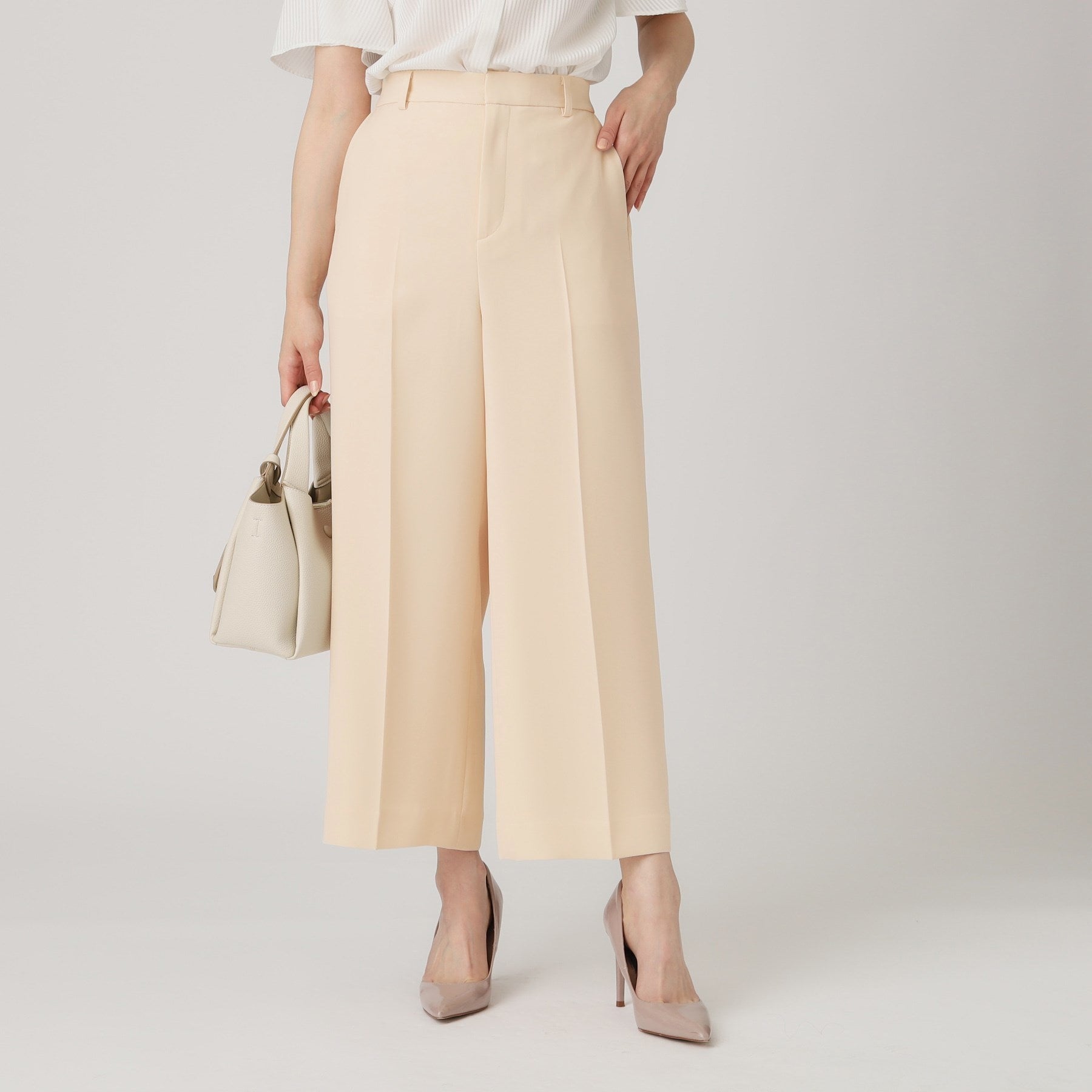 クードシャンス COUP DE CHANCE 【洗える/日本製/裏付き】センタープレス入ワイドパンツ (グレージュ(050)) グレージュ(050)