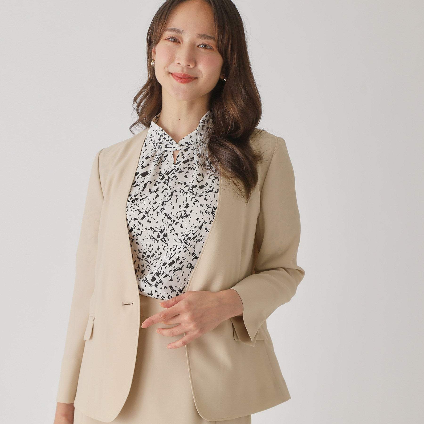 クードシャンス COUP DE CHANCE 【手洗い可/接触冷感/日本製/裏無し】8分袖ノーカラージャケット (グレージュ(050)) グレージュ(050)