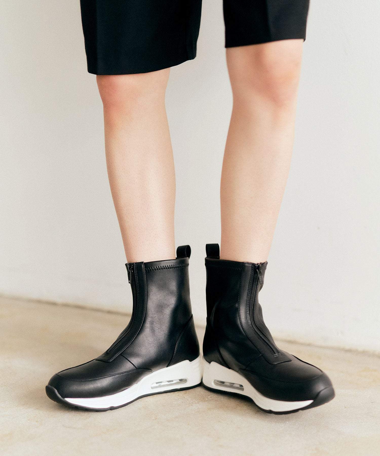 COCA Front zipper high cut air sole sneakers