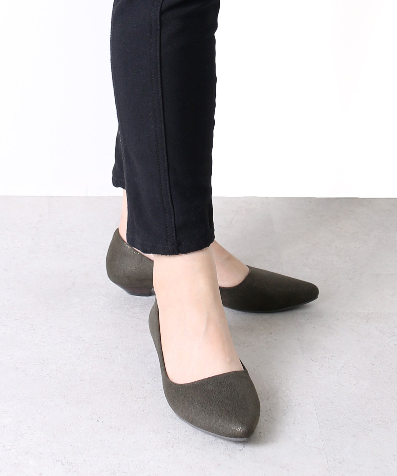 コカ COCA エレガンスポインテッドトゥパンプス (カーキ) カ-キ