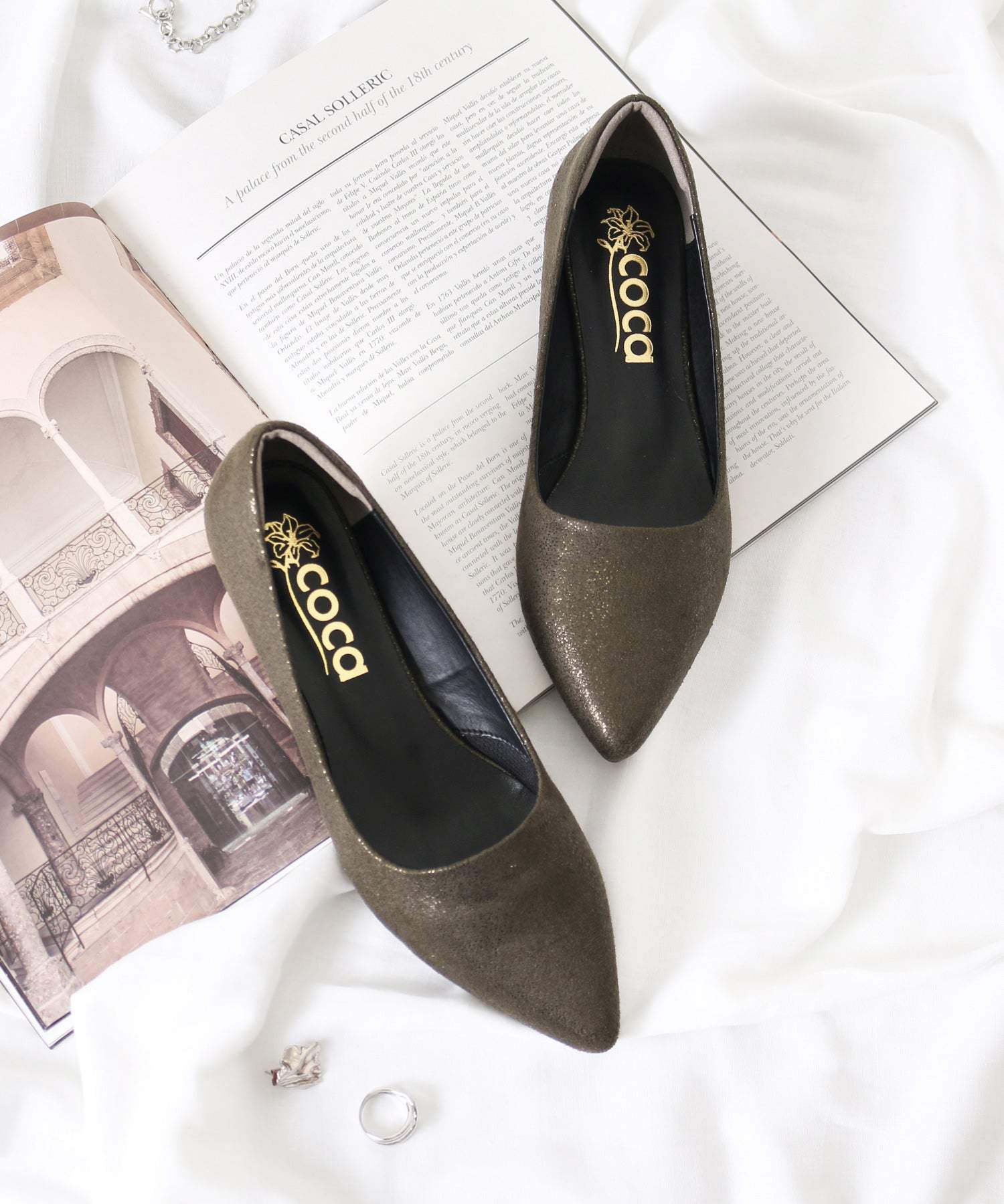 コカ COCA エレガンスポインテッドトゥパンプス (カーキ) カ-キ