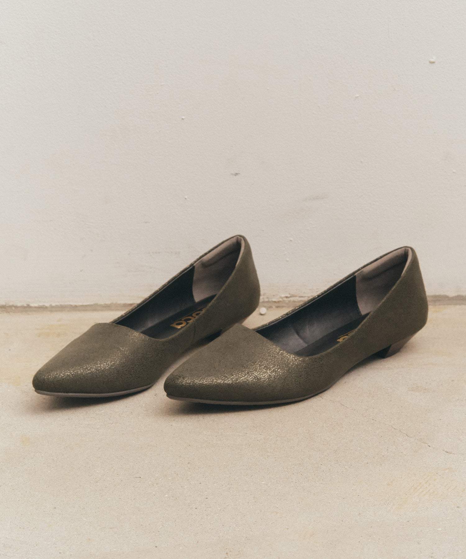 コカ COCA エレガンスポインテッドトゥパンプス (カーキ) カ-キ