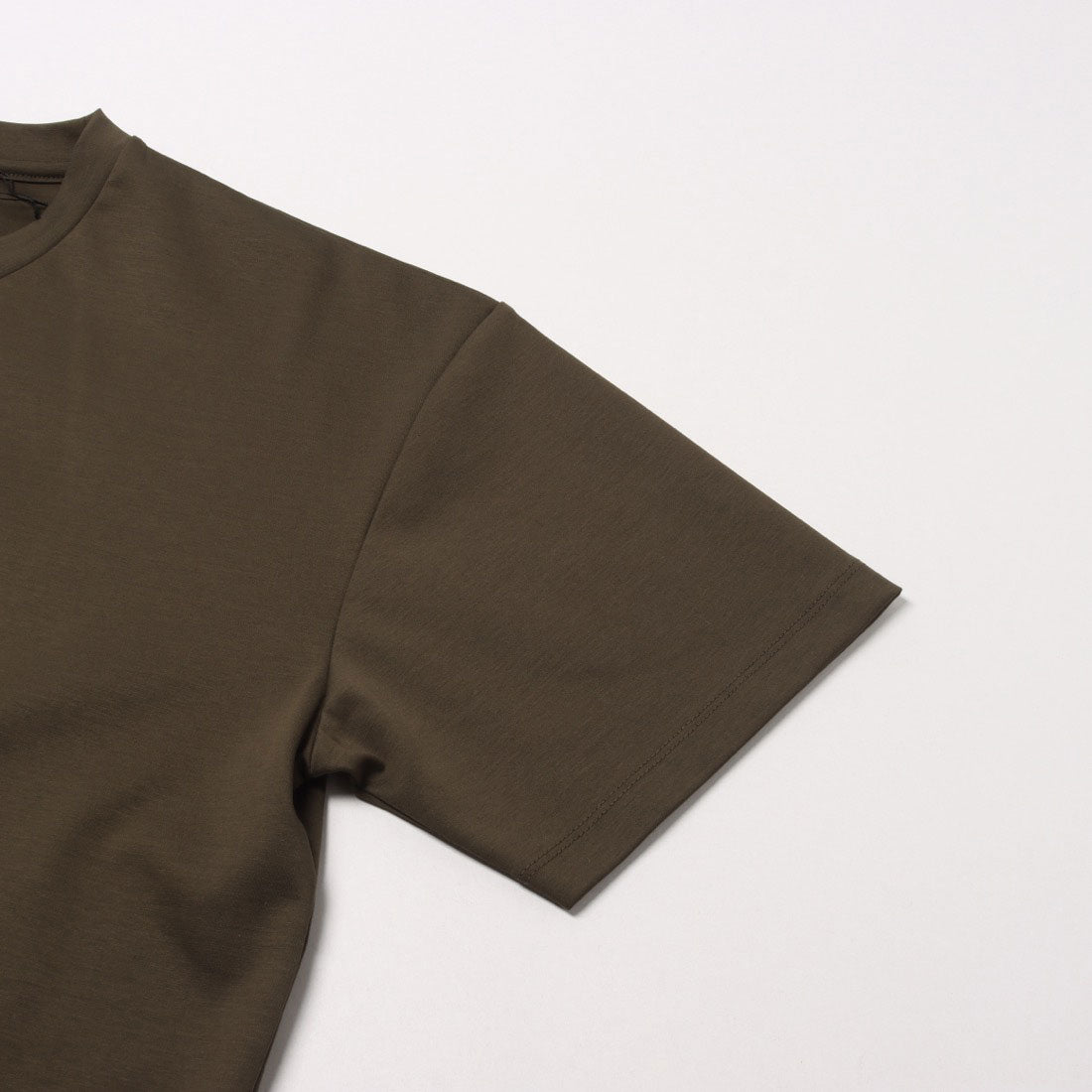 コムサイズム COMME CA ISM 「MADE IN JAPAN」 シルキーポンチ Tシャツ (ホワイト) ホワイト