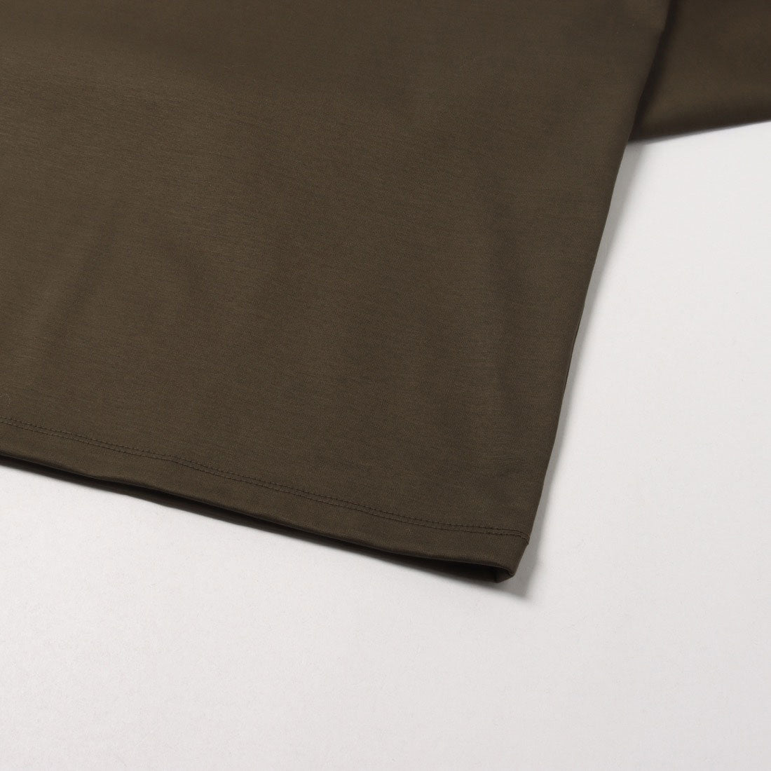 コムサイズム COMME CA ISM 「MADE IN JAPAN」 シルキーポンチ Tシャツ (ホワイト) ホワイト