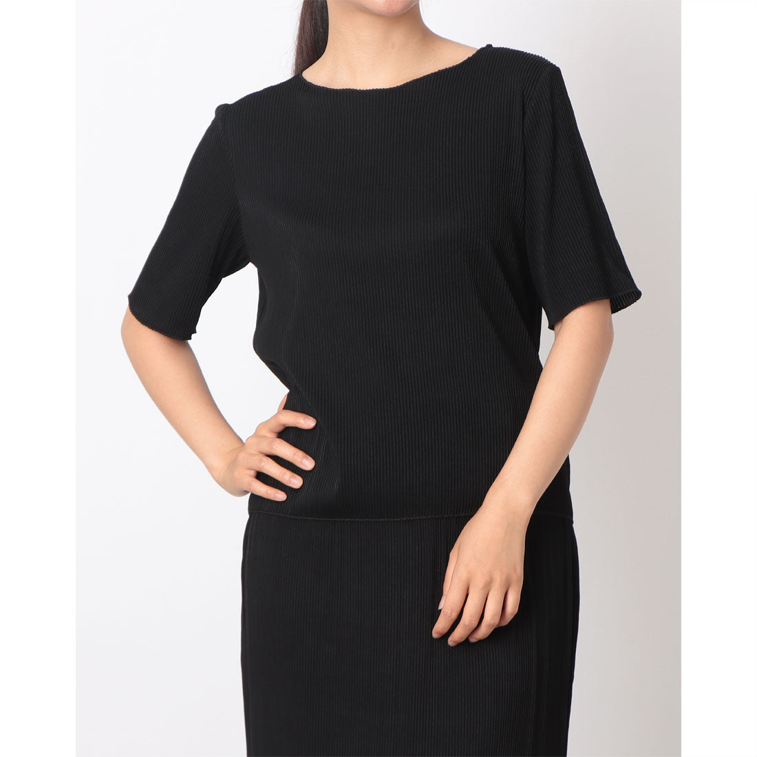 コムサイズム COMME CA ISM ジャカードプリーツ ベーシックTシャツ / セットアップ対応 (ブラック) ブラック