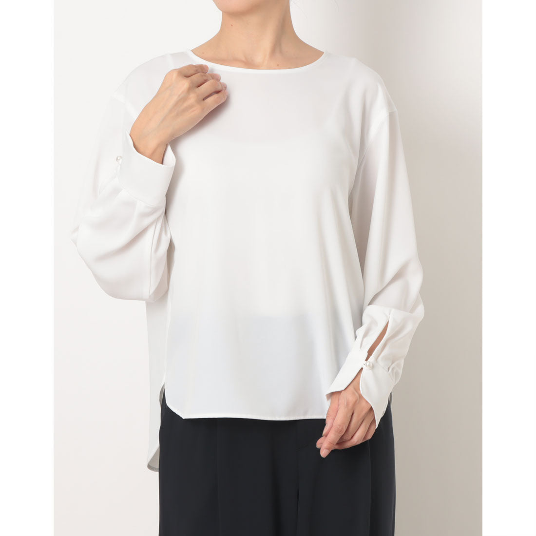 コムサイズム COMME CA ISM 【セットアップ対応】ポリエステルツイル パールボタンブラウス (ホワイト) ホワイト