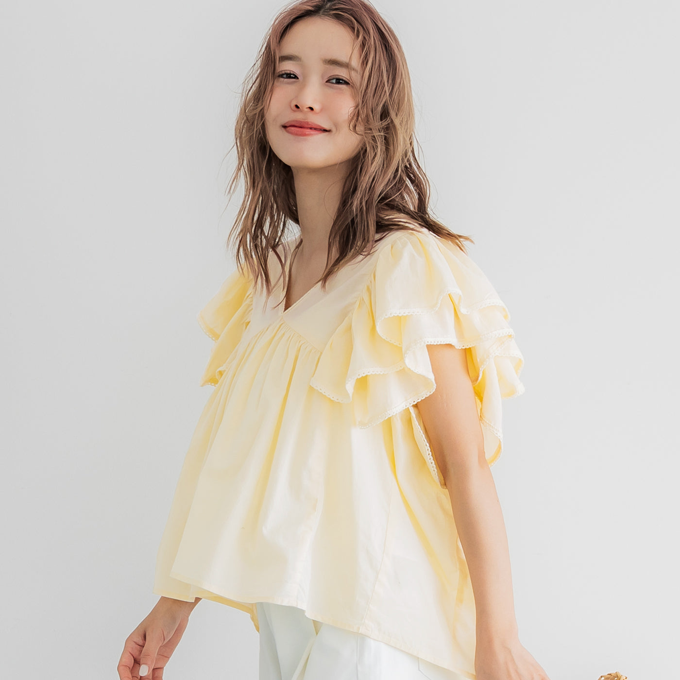 コカ coca Vネック袖フリルブラウス (Yellow) Yellow