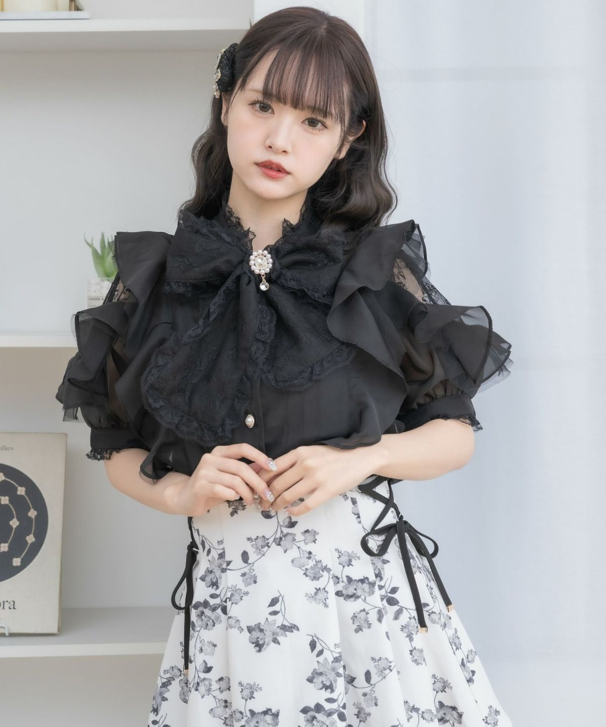 クチュールバイロジータ couture BY ROJITA ボウタイリボンラッフルブラウス (ブラック) ブラック